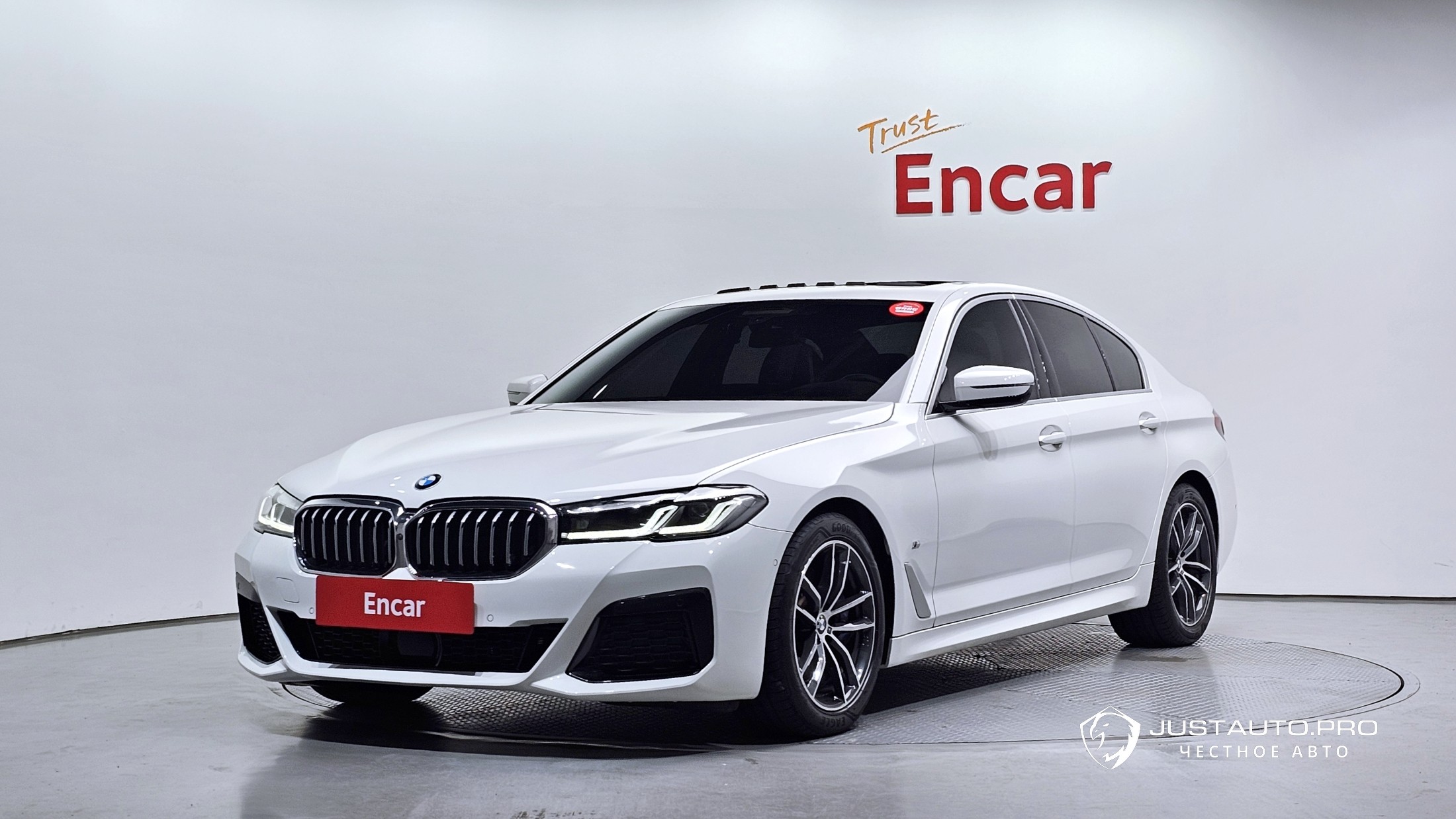 Автомобиль BMW 5-Series