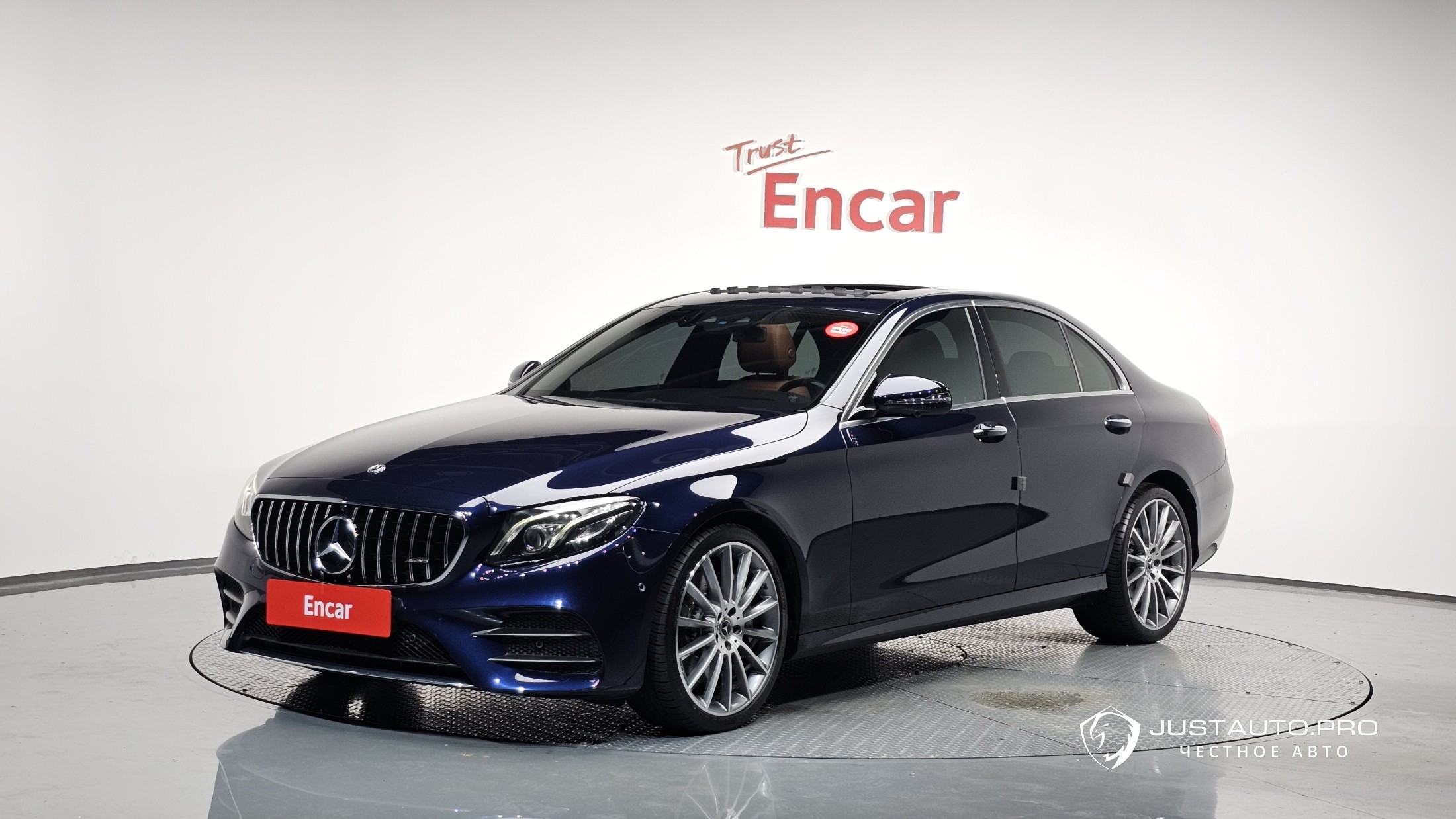 Автомобиль Mercedes-Benz E-Class