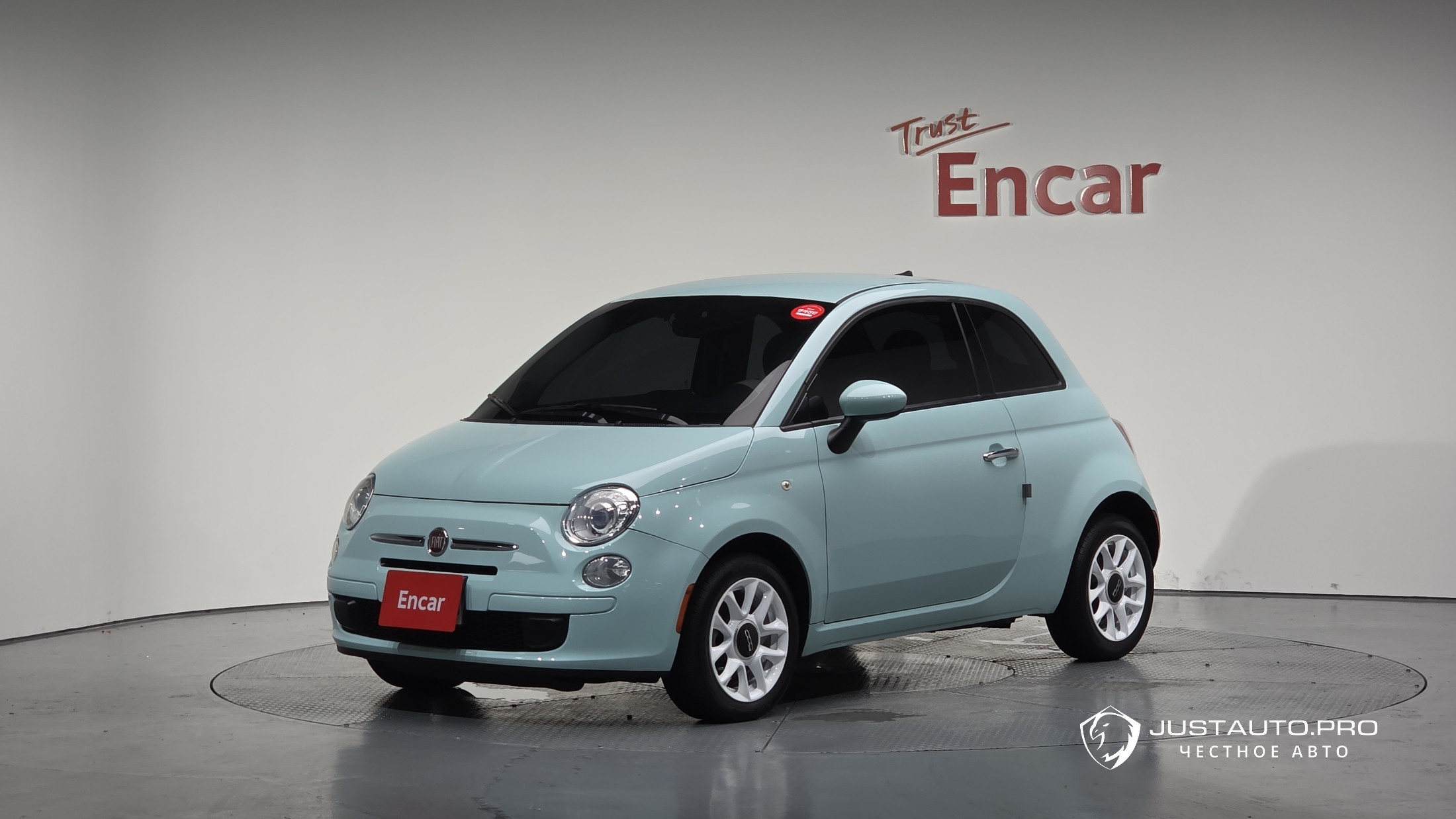 Автомобиль Fiat 500