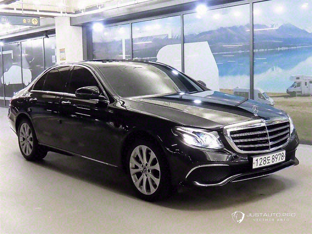 Автомобиль Mercedes-Benz E-Class