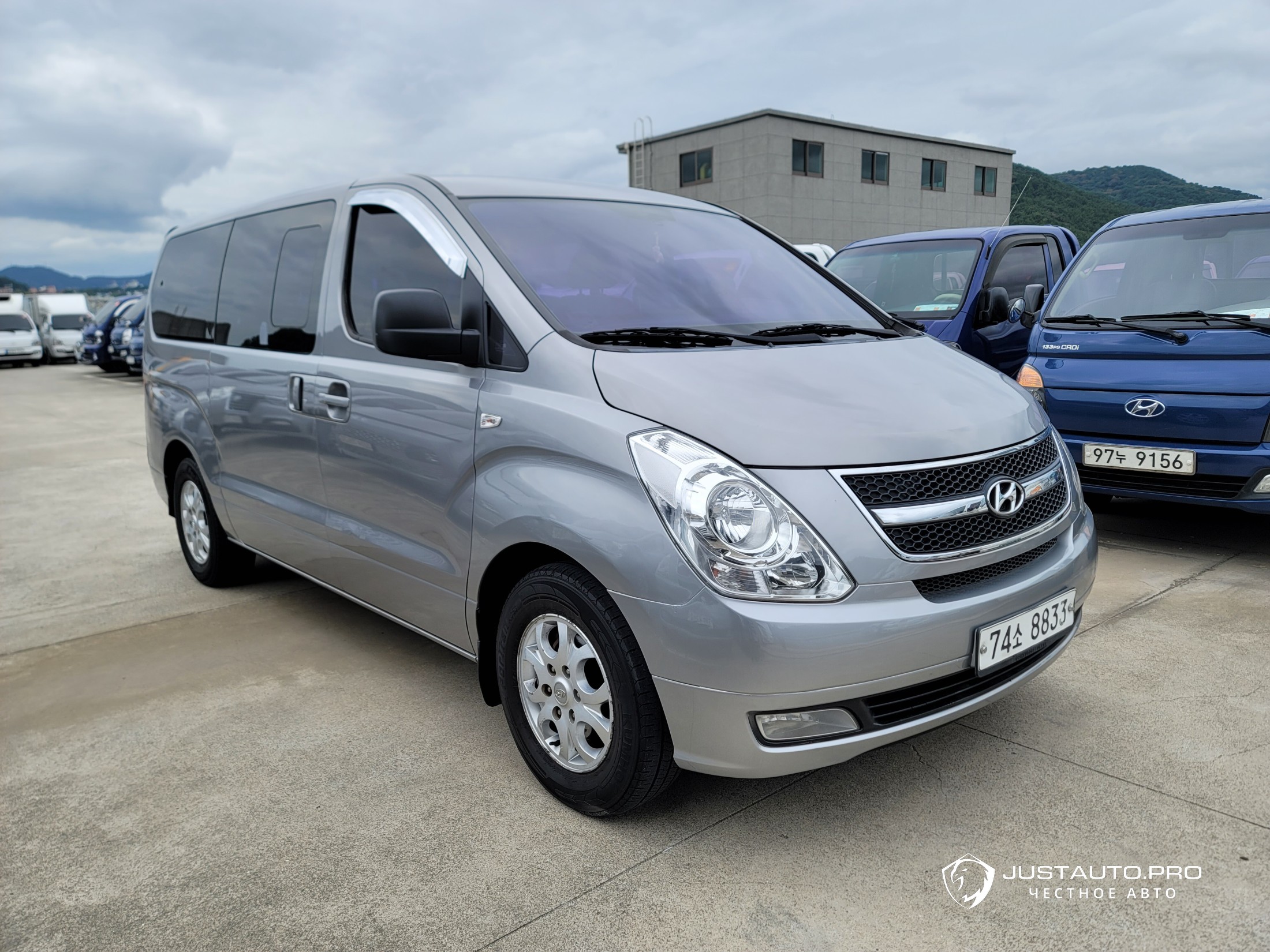 Автомобиль Hyundai Starex