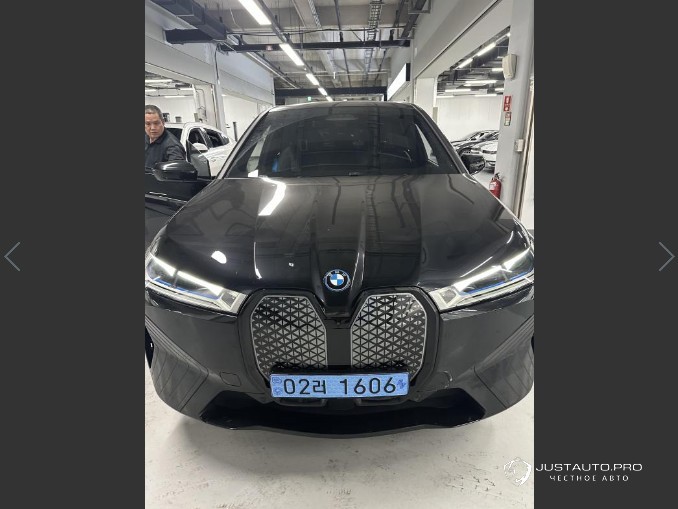 Автомобиль BMW iX
