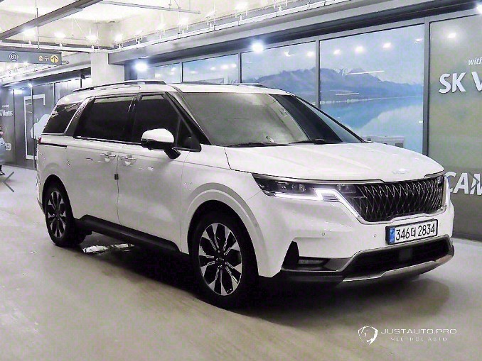 Автомобиль Kia Canival