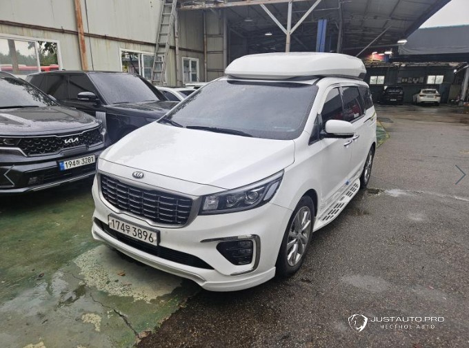 Автомобиль Kia Canival