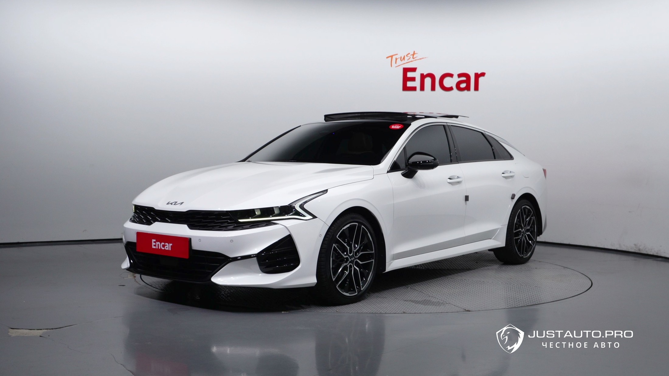Автомобиль Kia K5