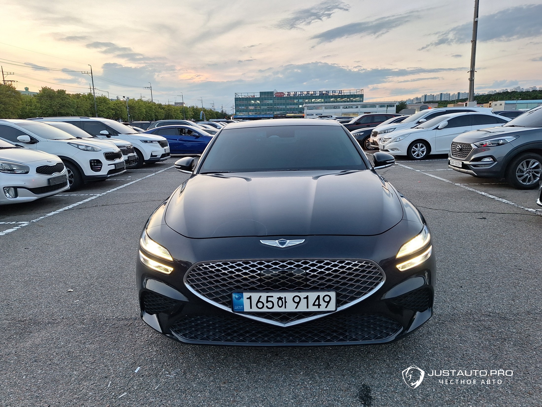 Автомобиль Genesis G70