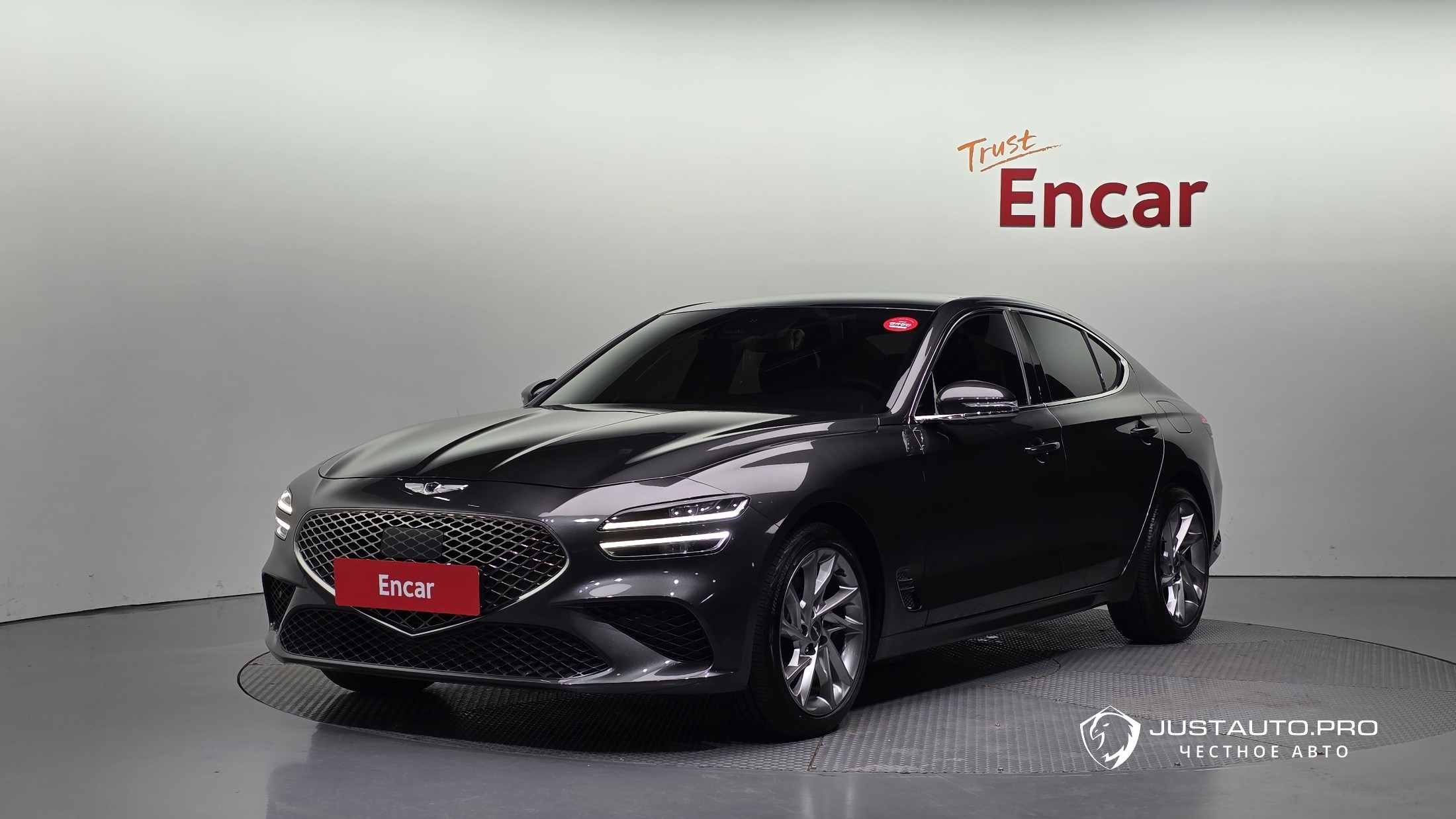Автомобиль Genesis G70