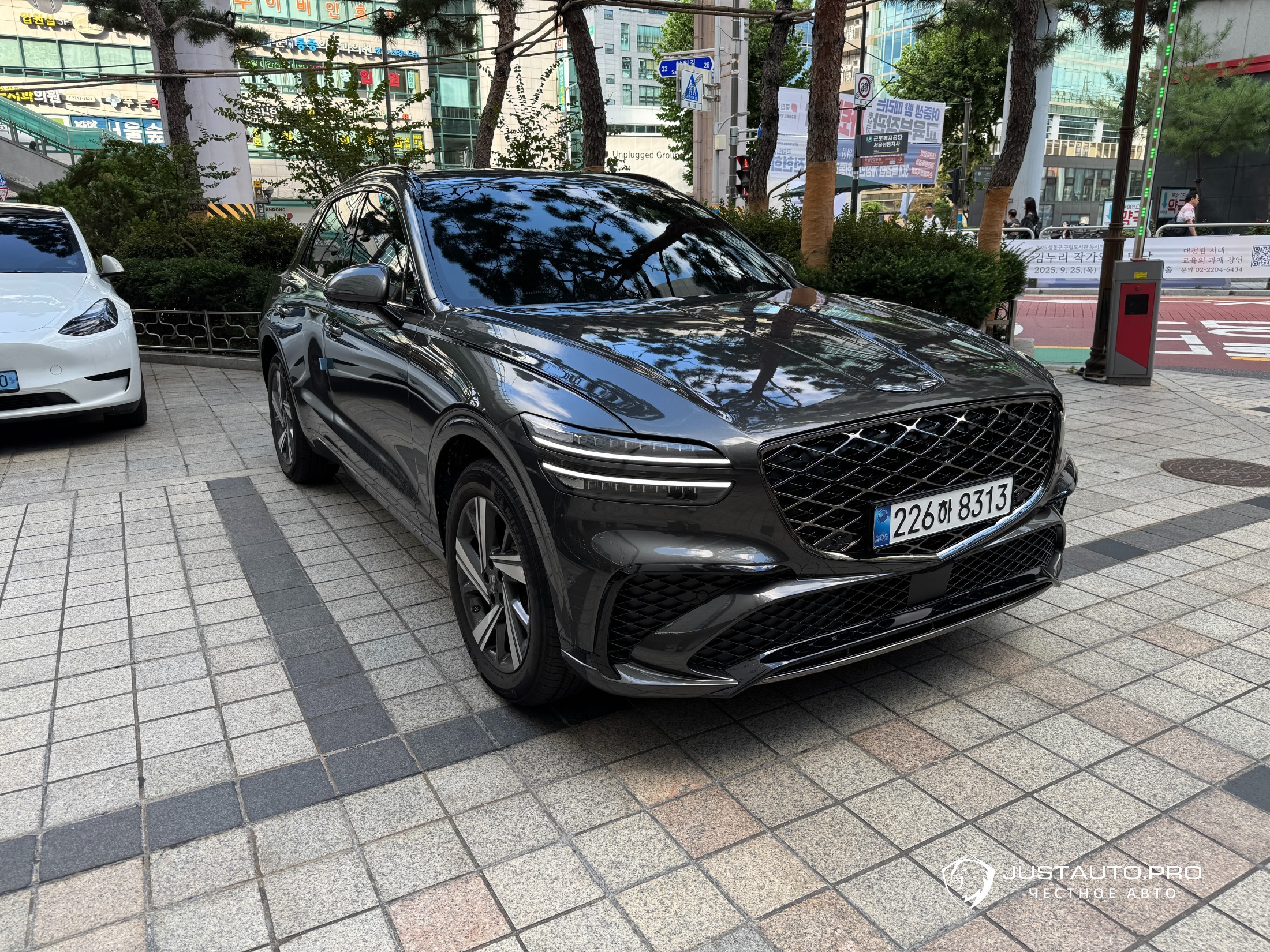 Автомобиль Genesis GV70