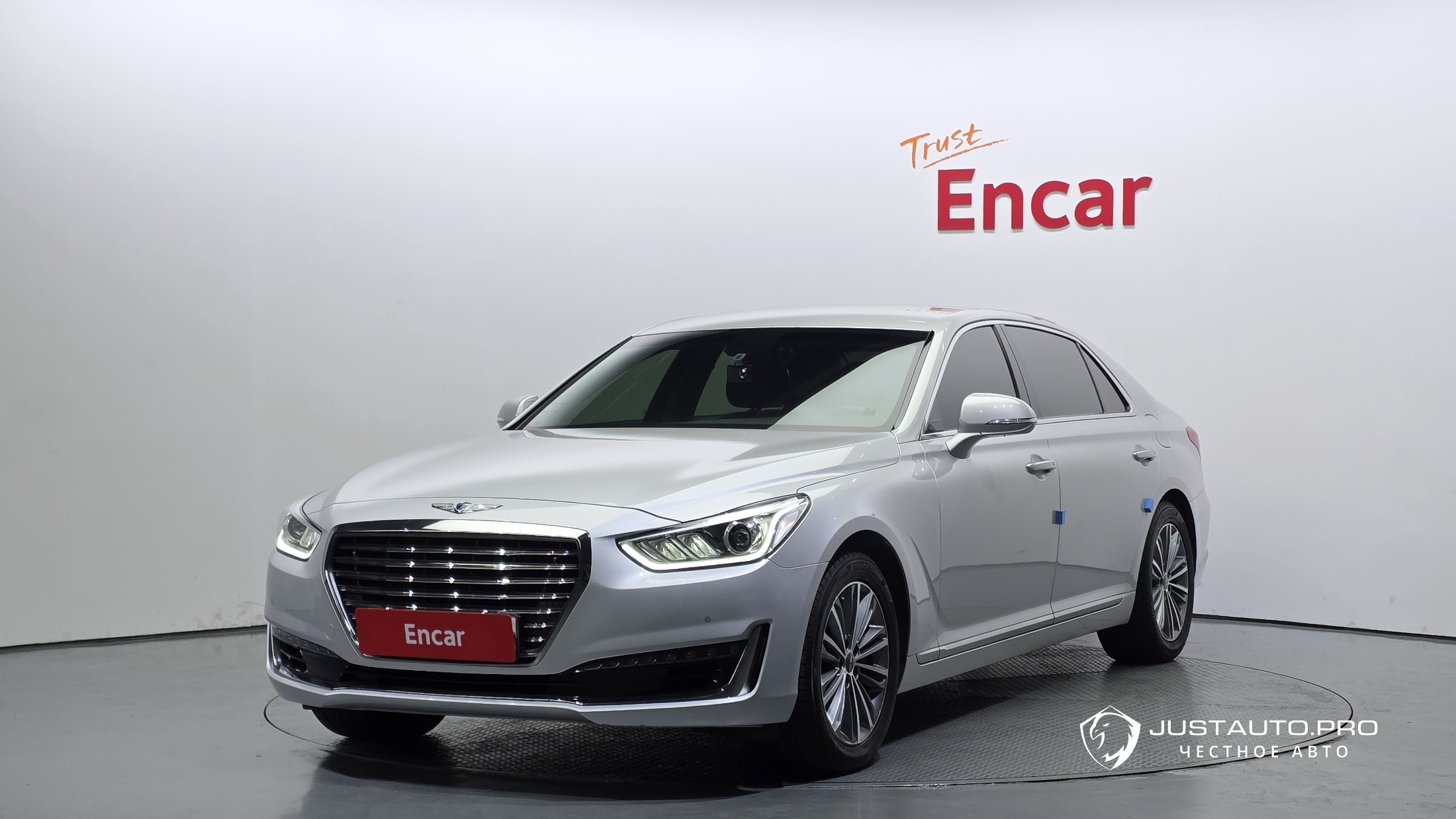 Автомобиль Genesis EQ900