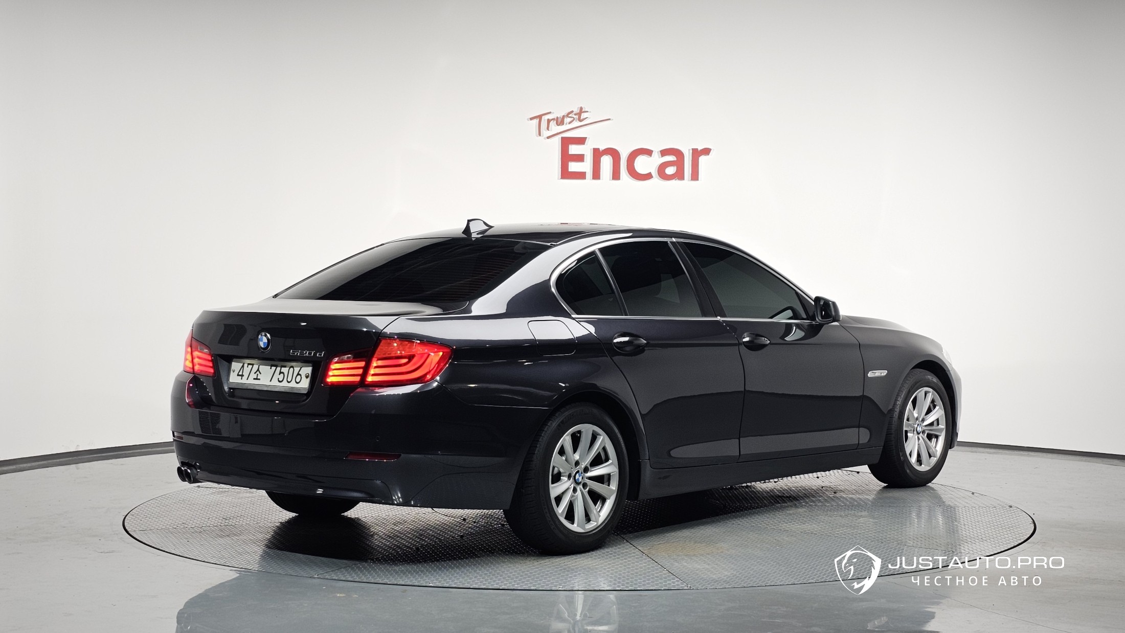 Автомобиль BMW 5-Series