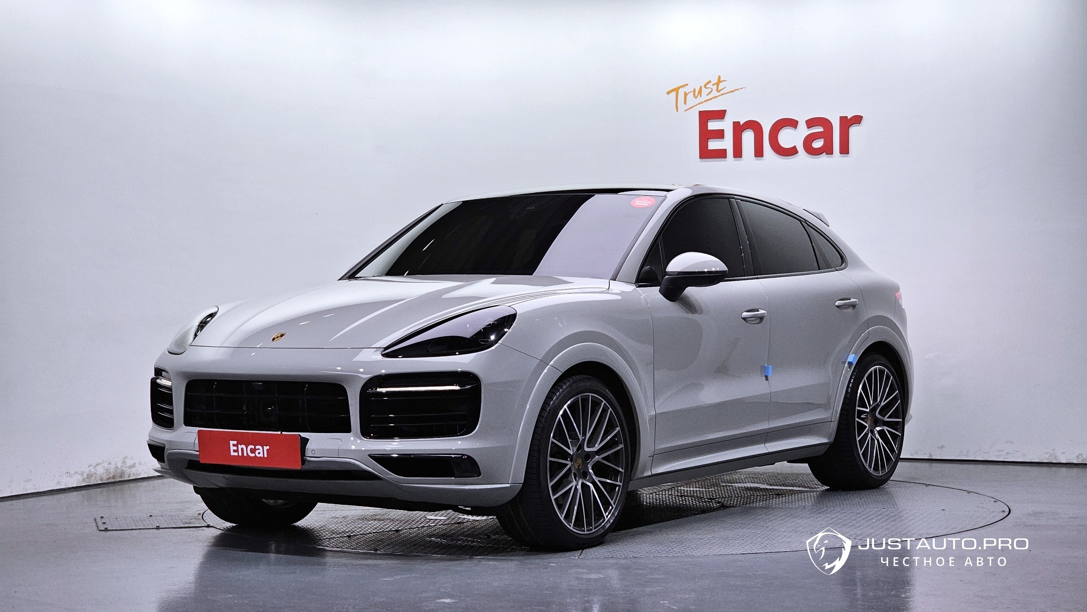 Автомобиль Porsche Cayenne