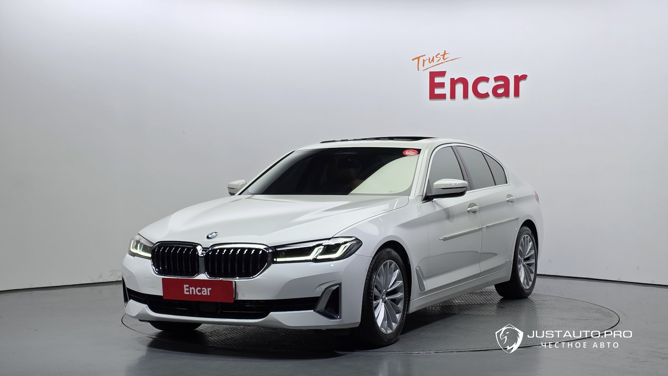 Автомобиль BMW 5-Series