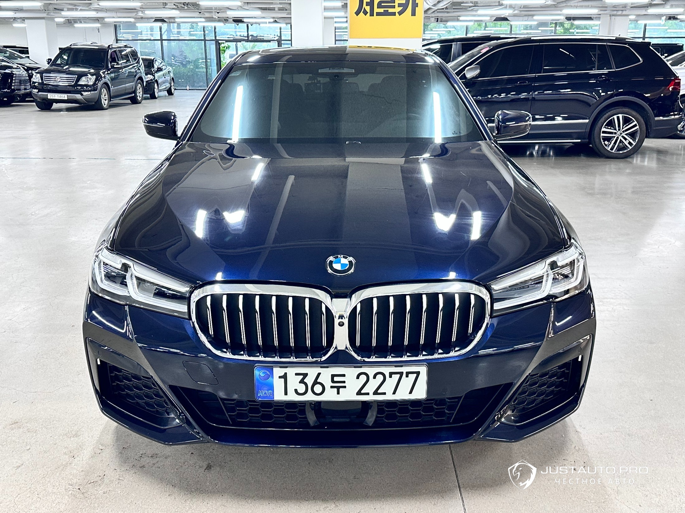 Автомобиль BMW 5-Series