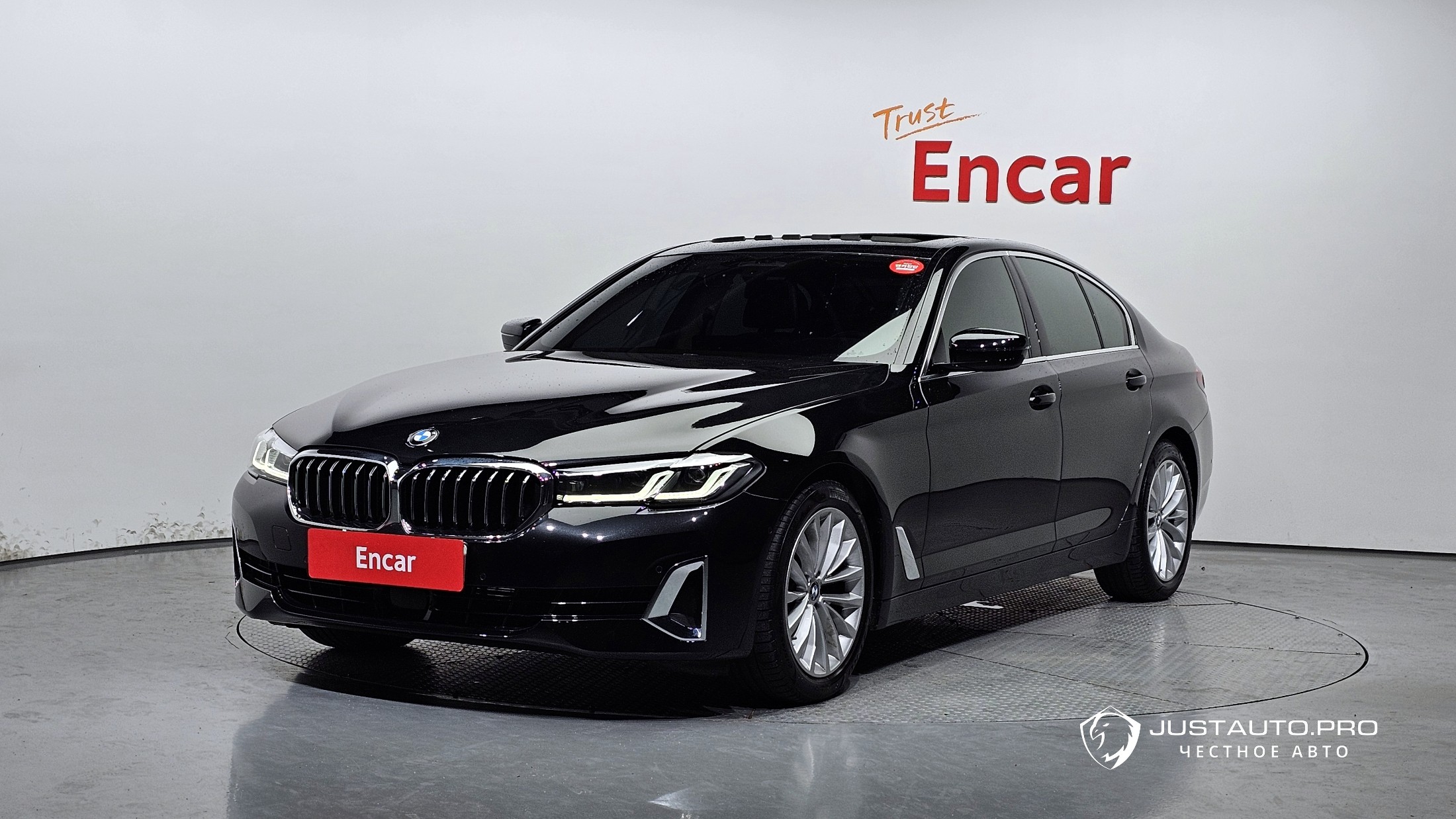 Автомобиль BMW 5-Series
