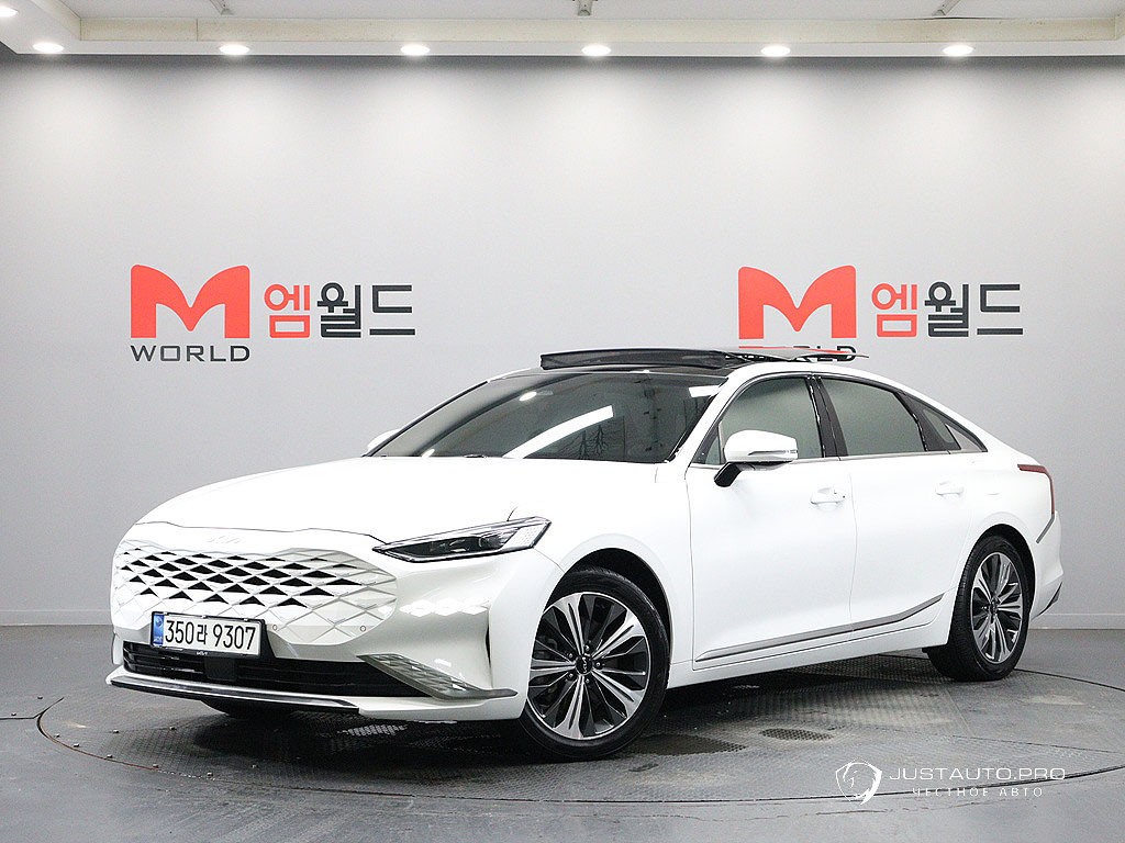 Автомобиль Kia K8