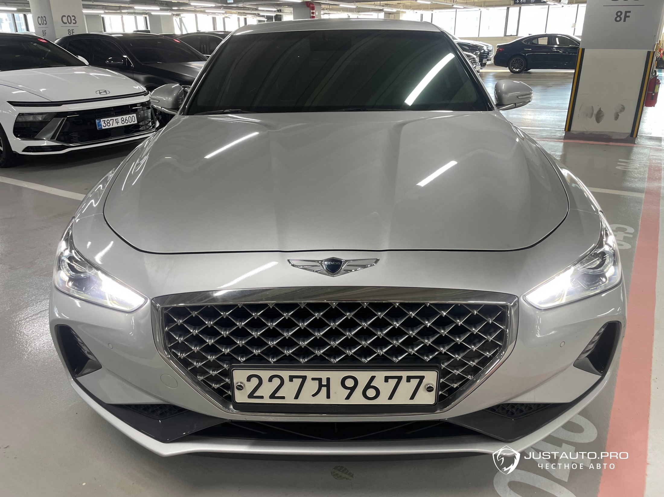 Автомобиль Genesis G70