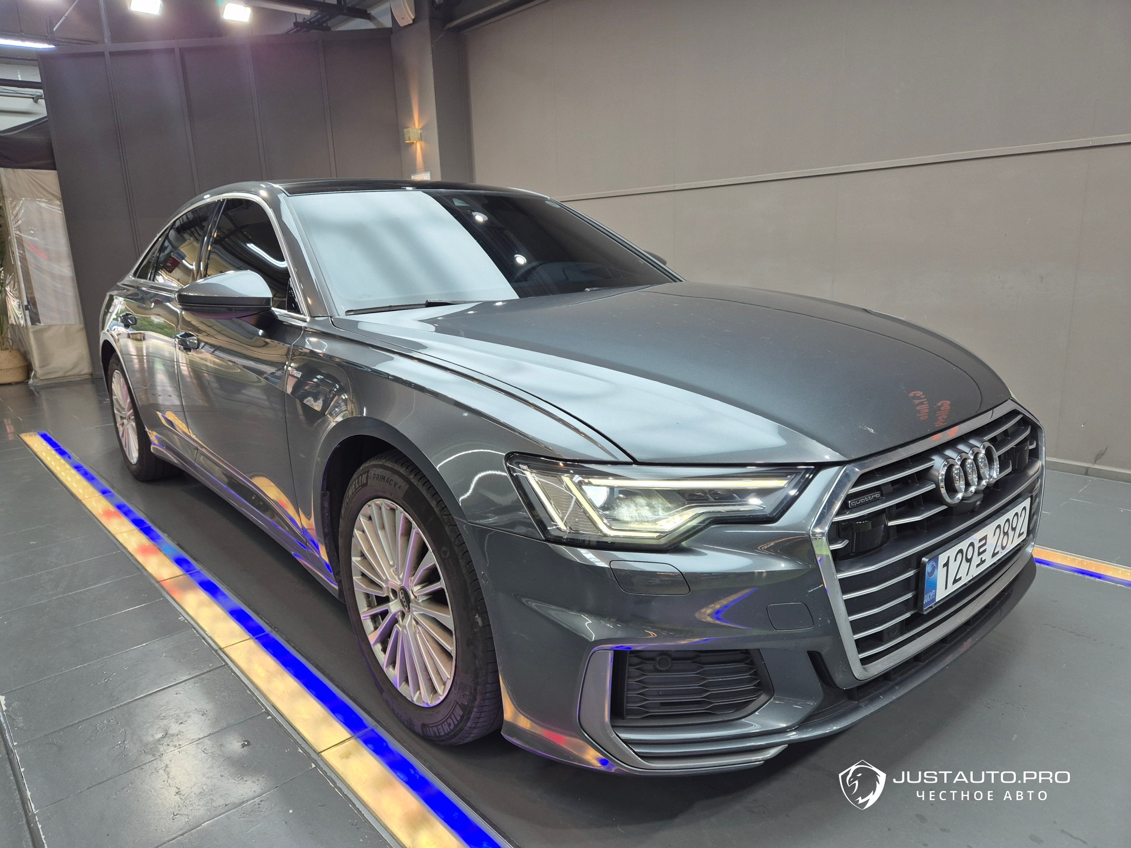 Автомобиль Audi A6