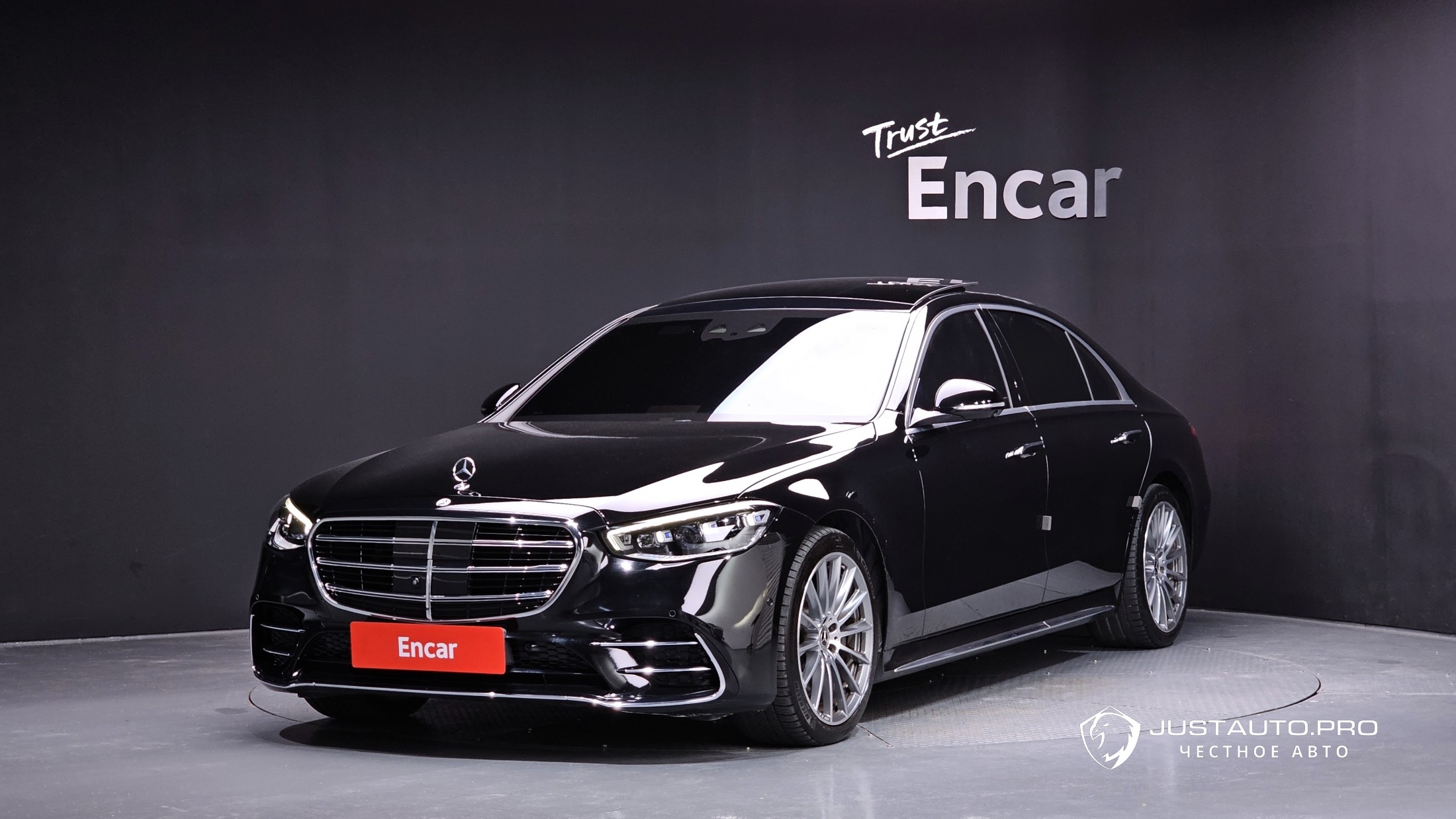 Автомобиль Mercedes-Benz S-Class