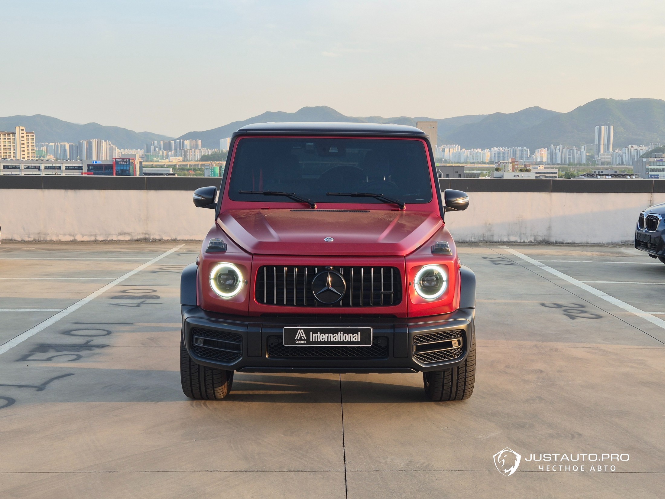 Автомобиль Mercedes-Benz G-Class