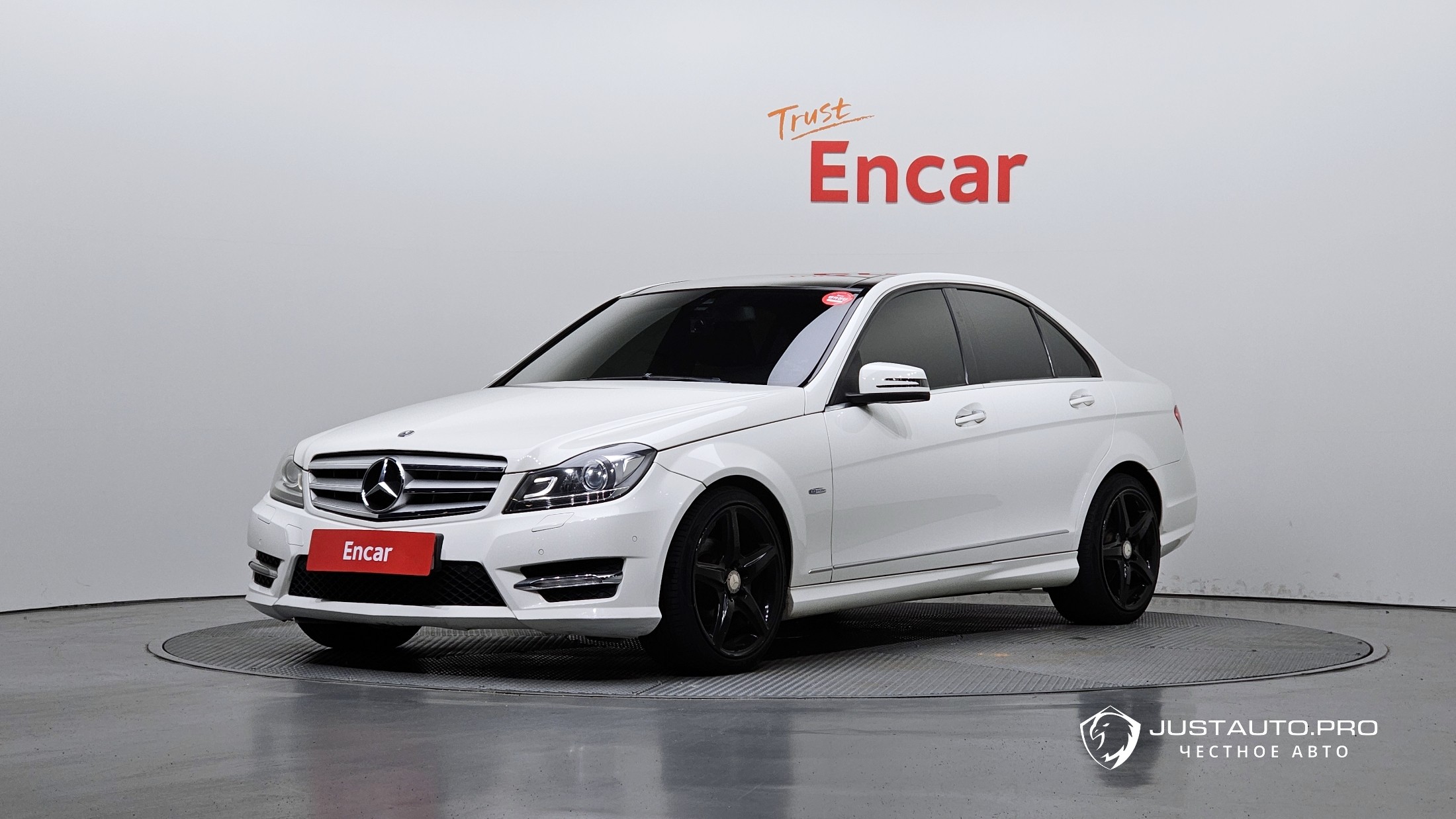 Автомобиль Mercedes-Benz C-Class