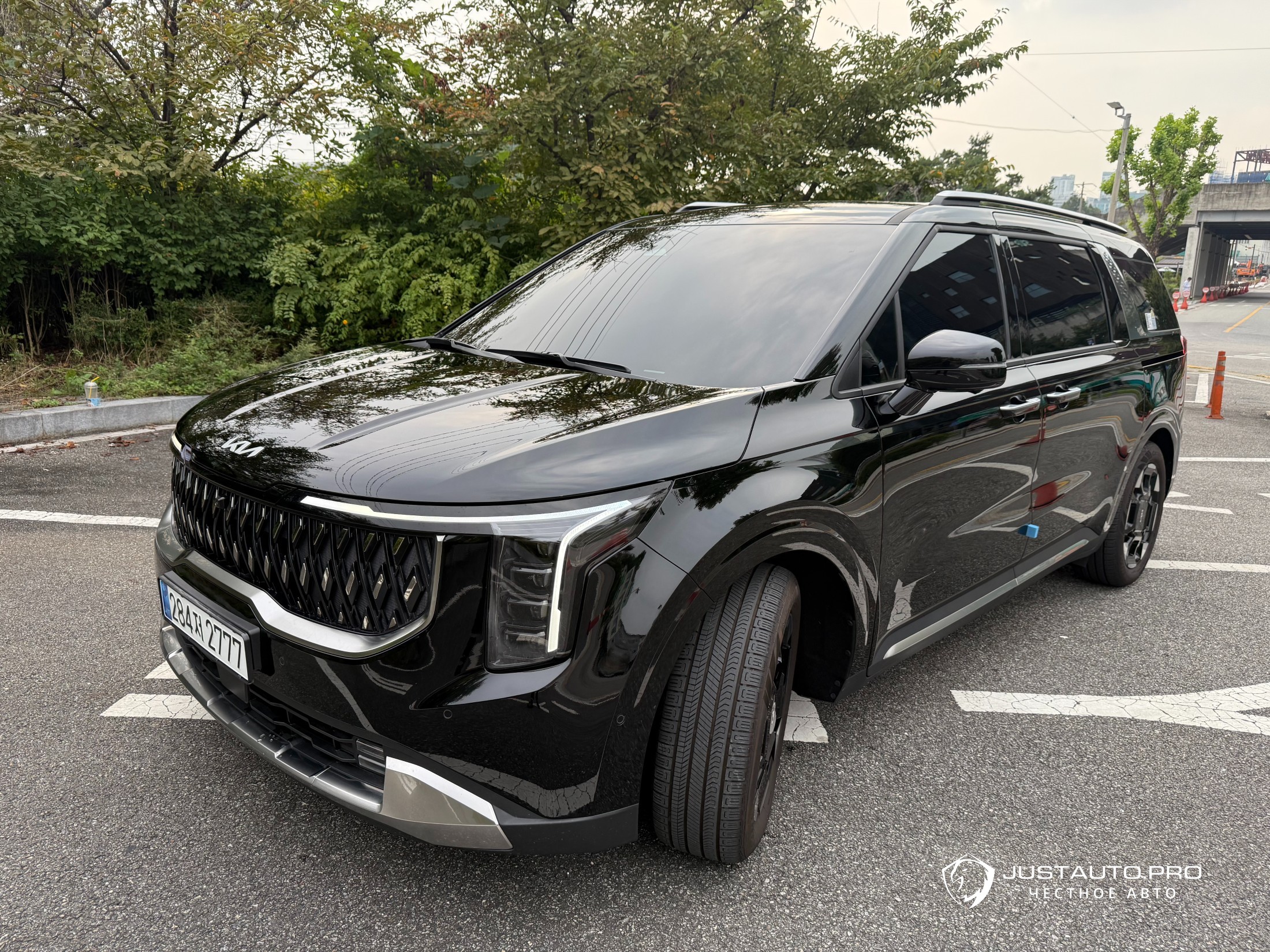Автомобиль Kia Canival