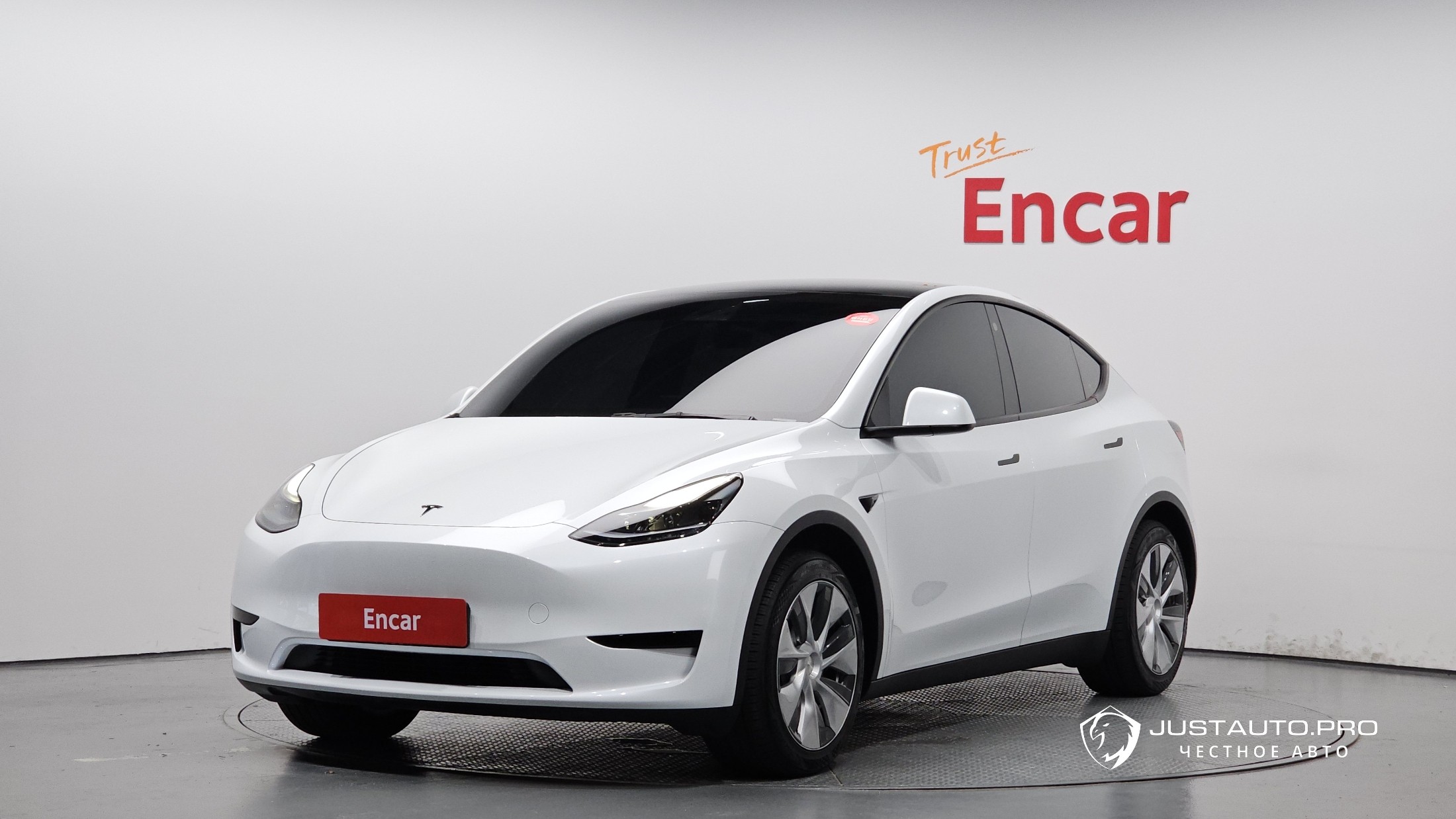 Автомобиль Tesla Model Y