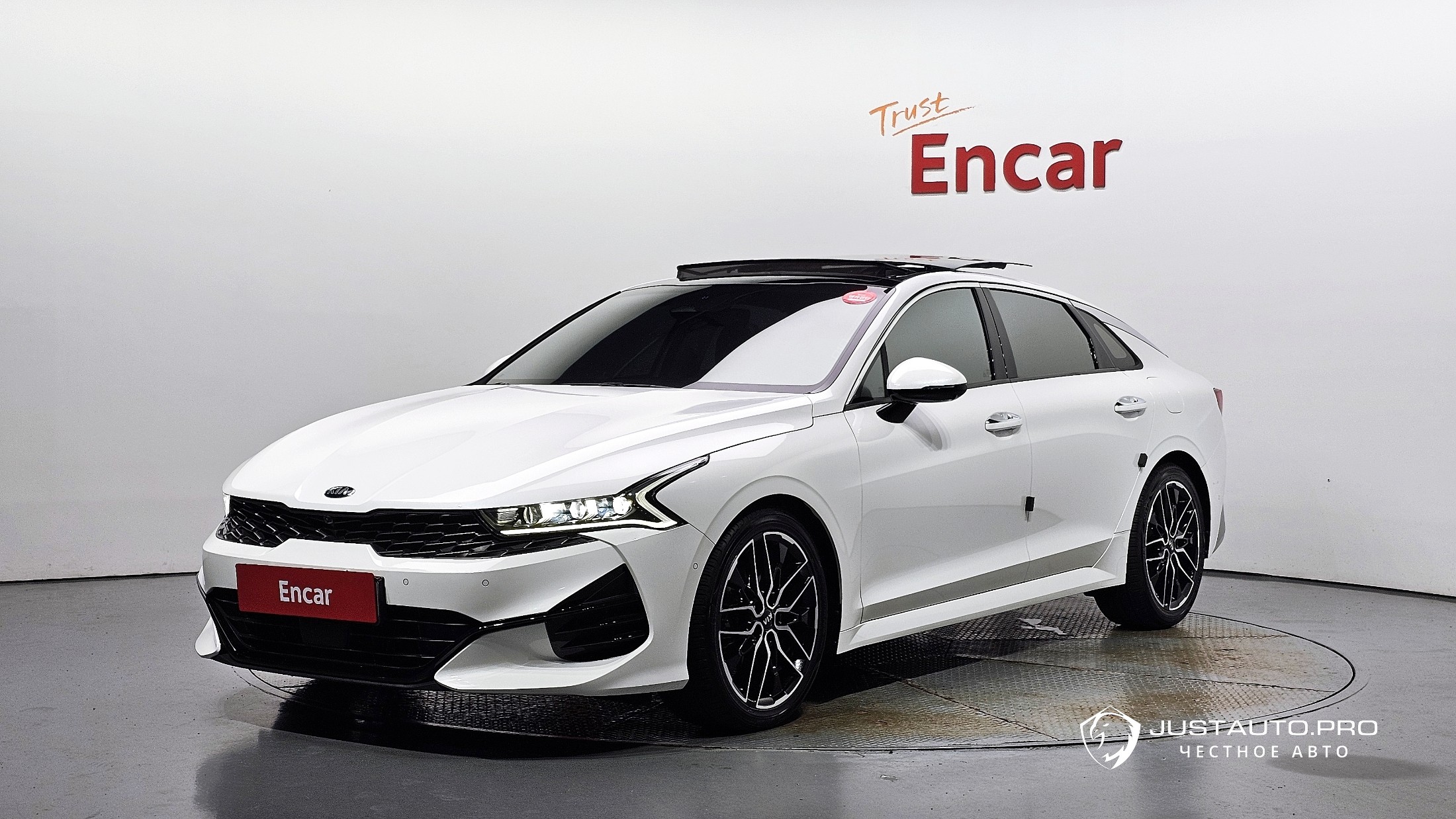 Автомобиль Kia K5