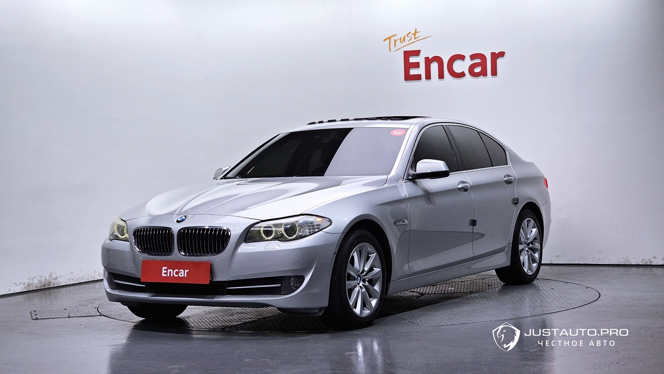 Автомобиль BMW 5-Series