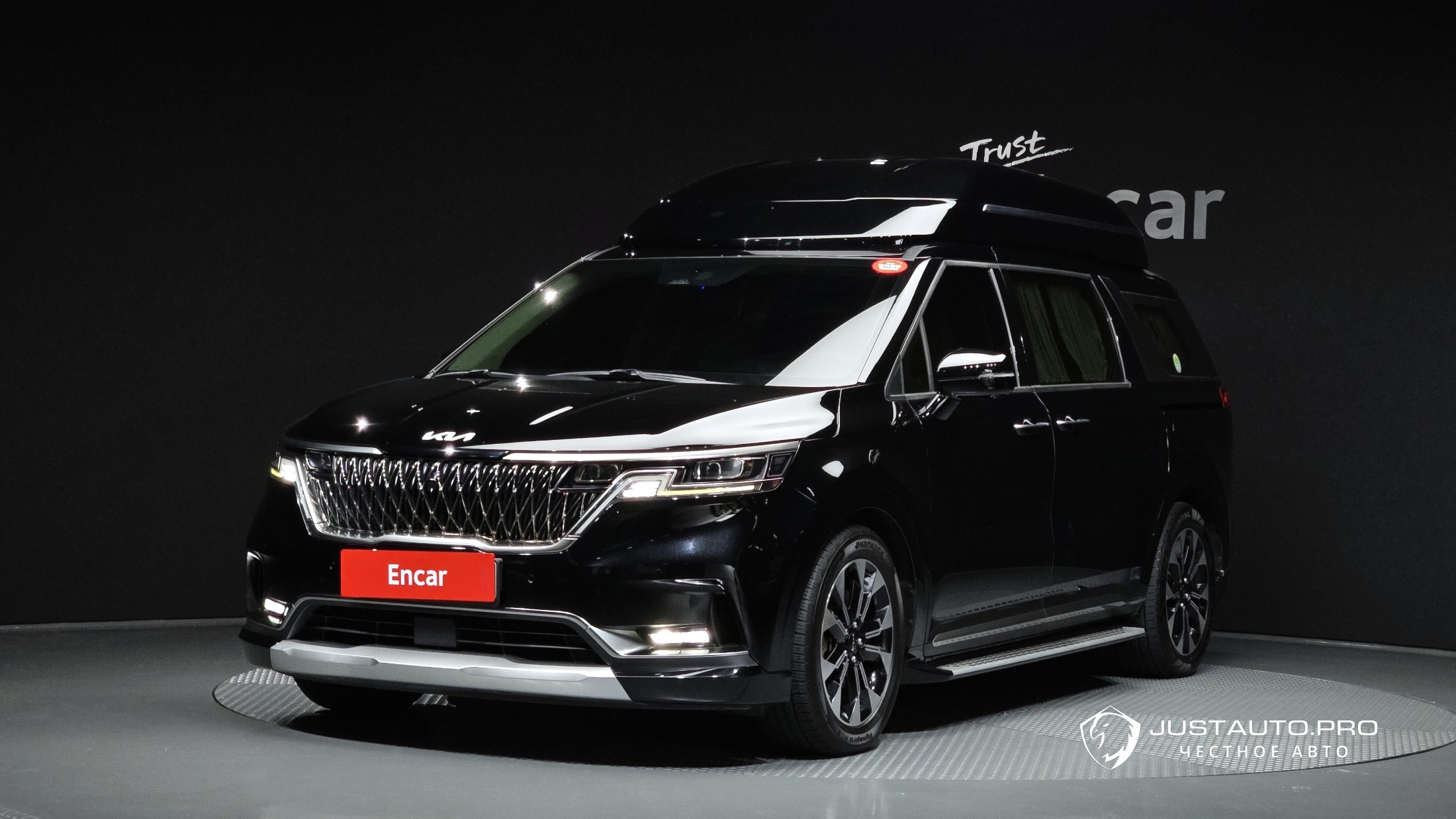 Автомобиль Kia Canival