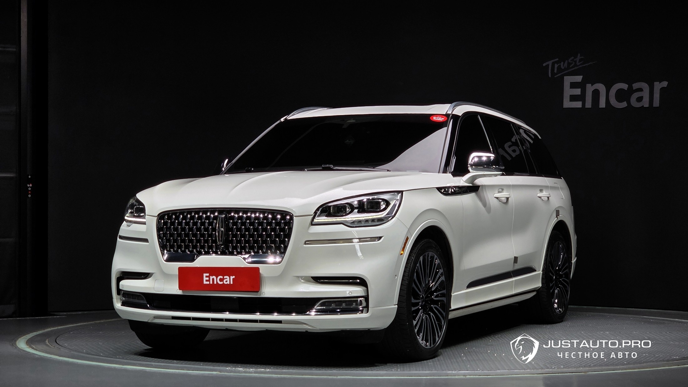 Автомобиль Lincoln Aviator
