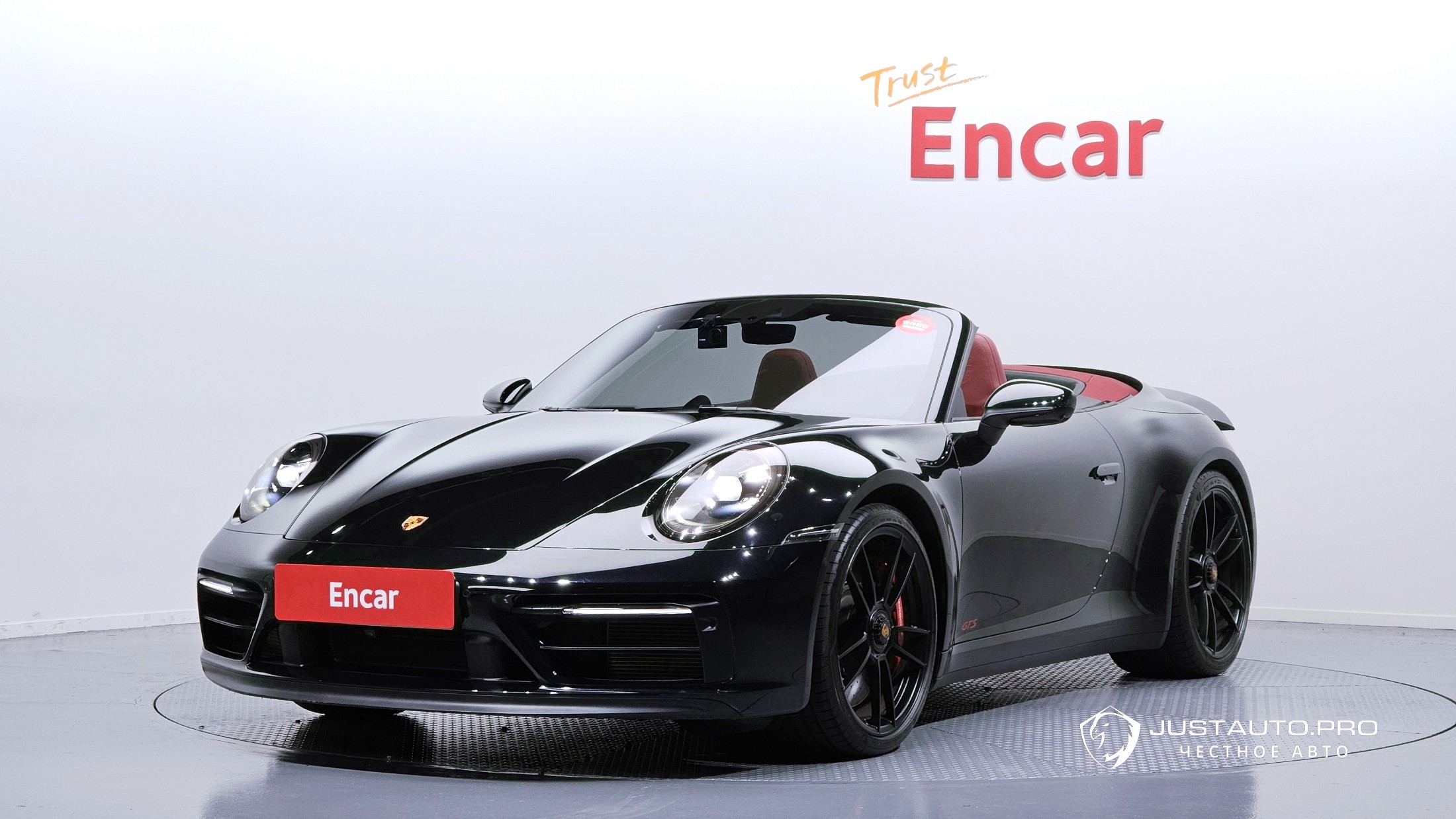 Автомобиль Porsche 911