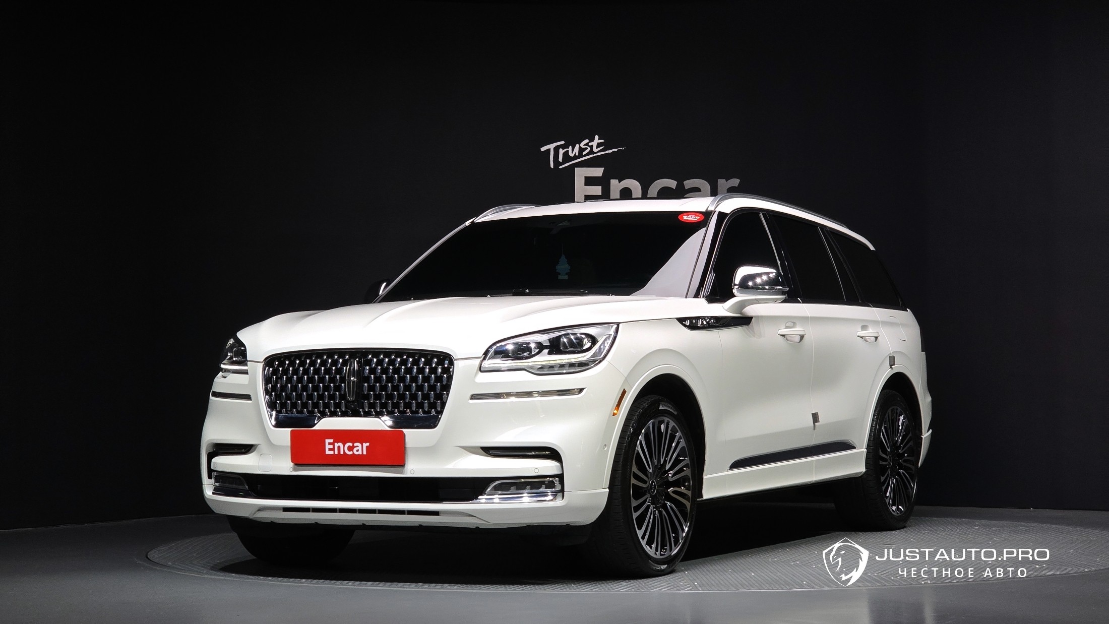 Автомобиль Lincoln Aviator