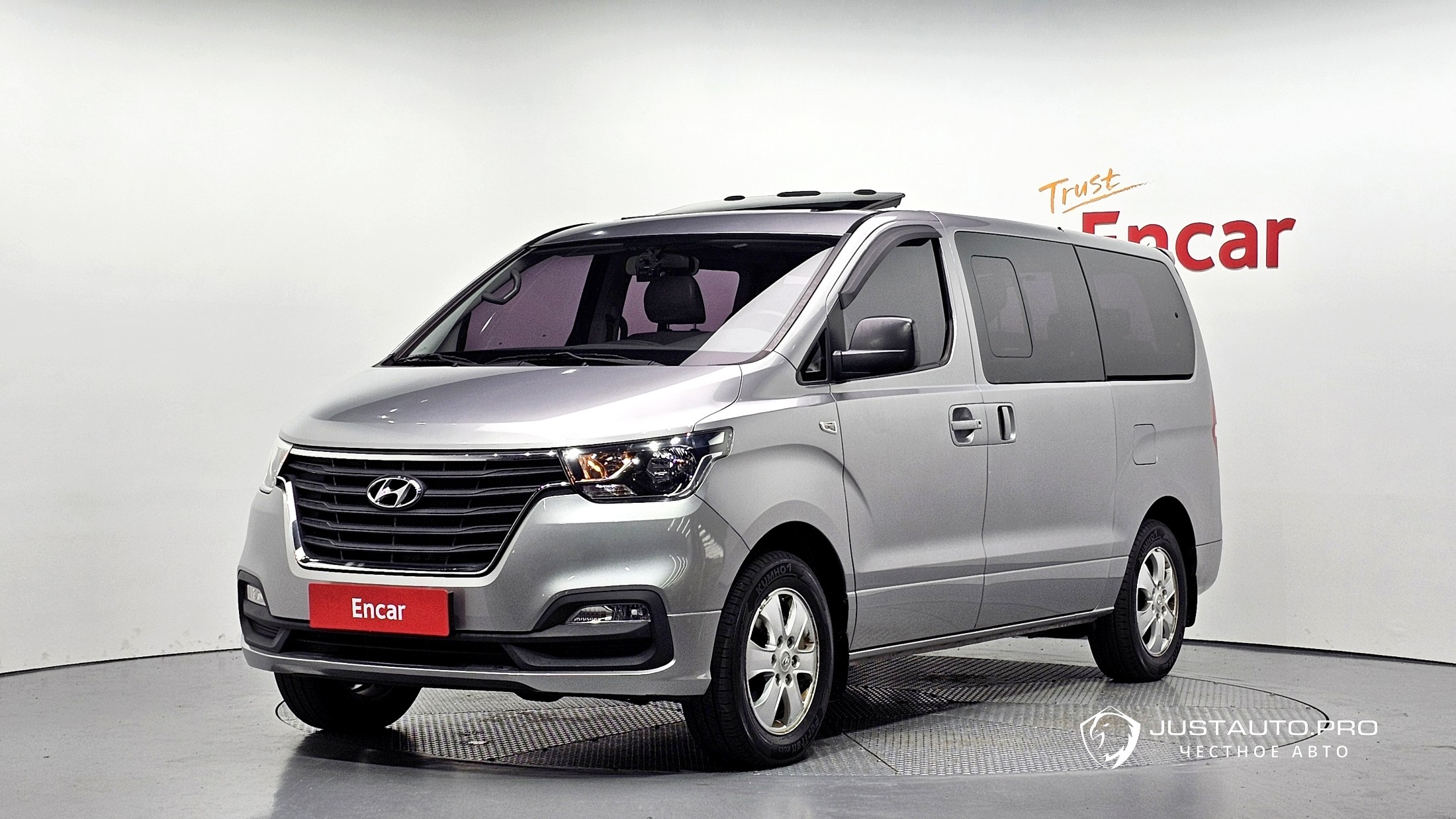 Автомобиль Hyundai Starex