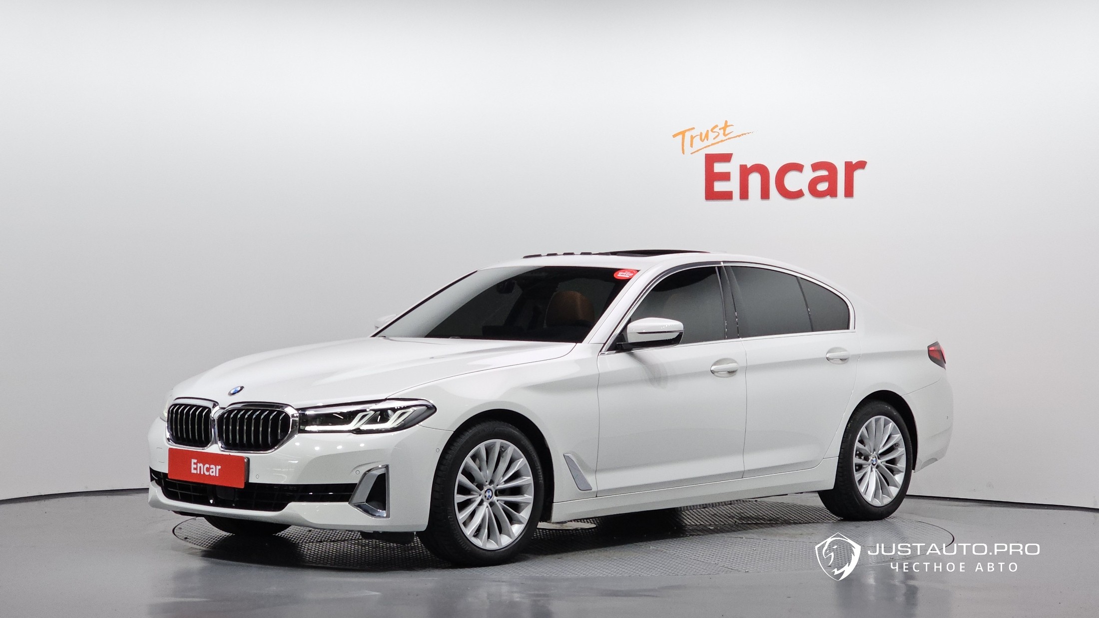 Автомобиль BMW 5-Series