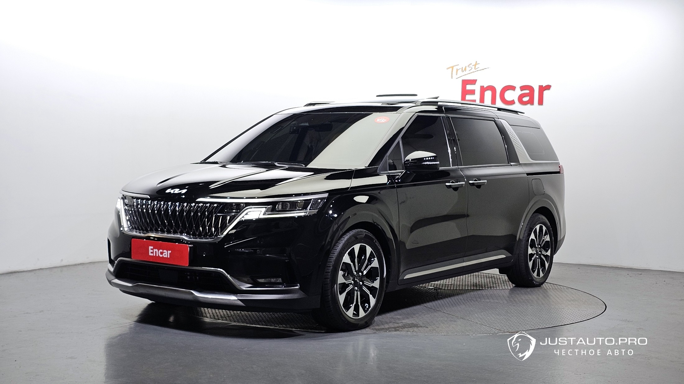 Автомобиль Kia Canival