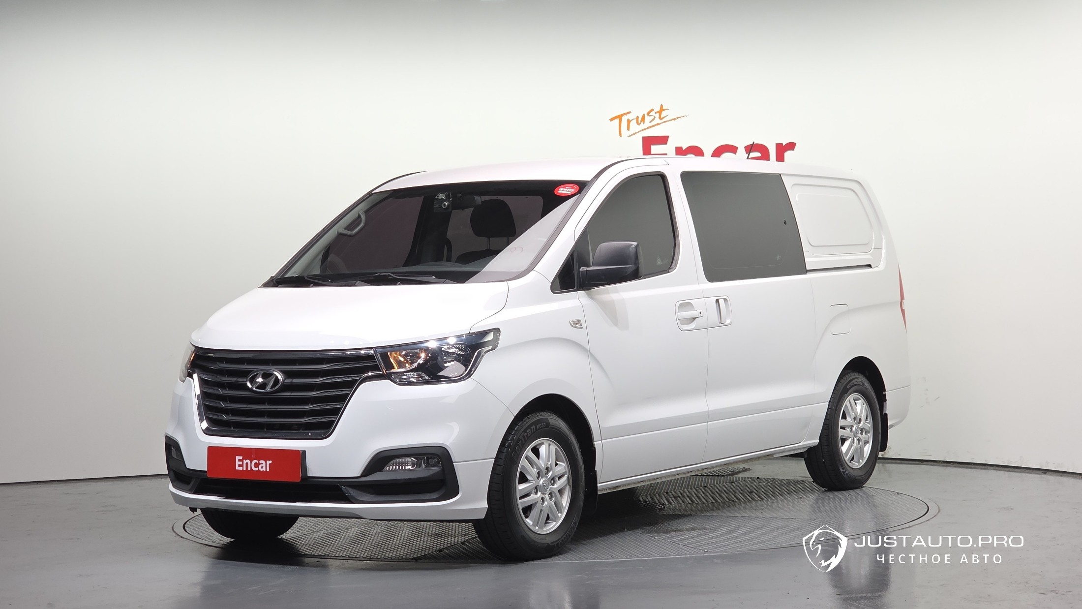 Автомобиль Hyundai Starex