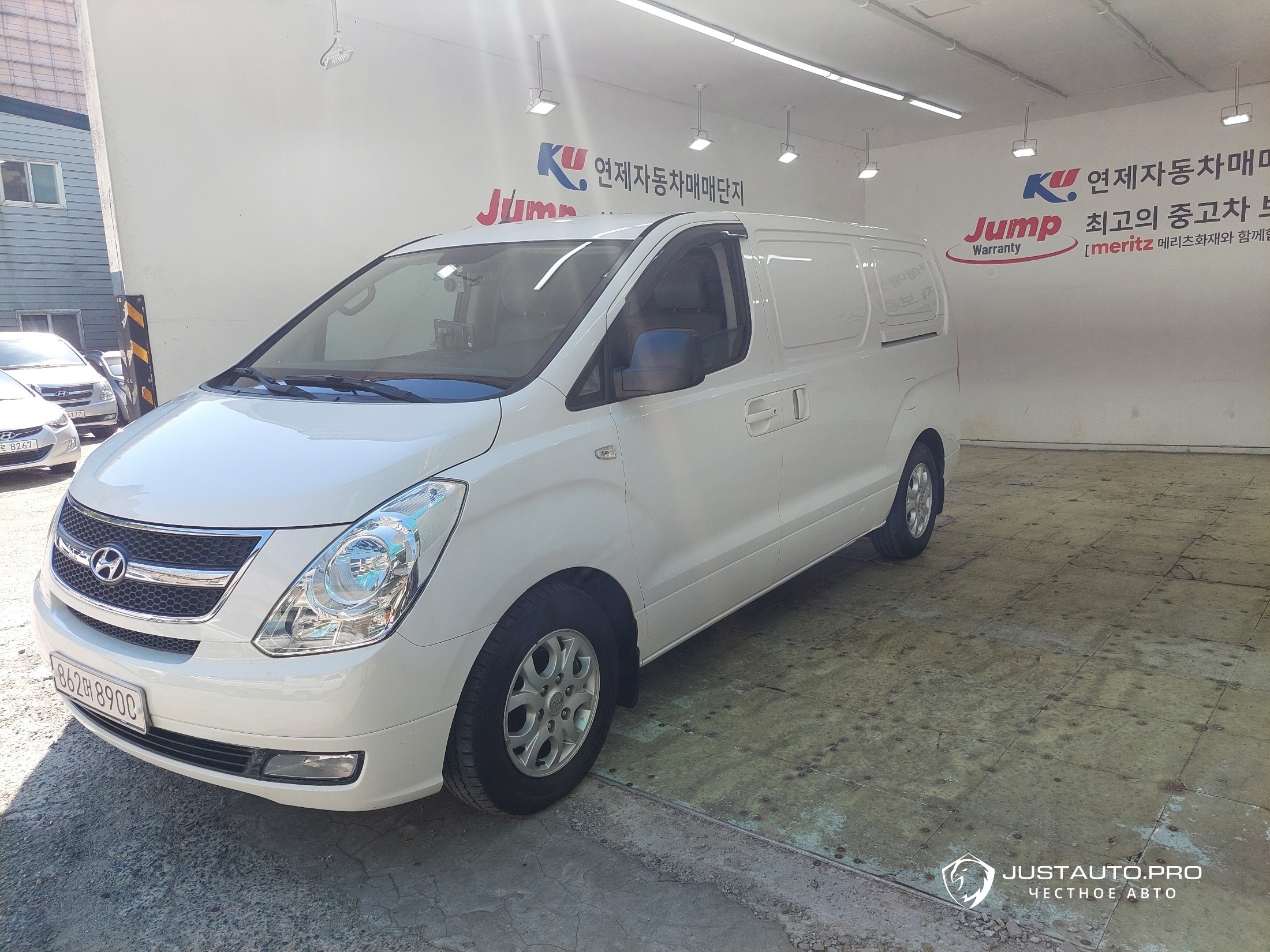 Автомобиль Hyundai Starex