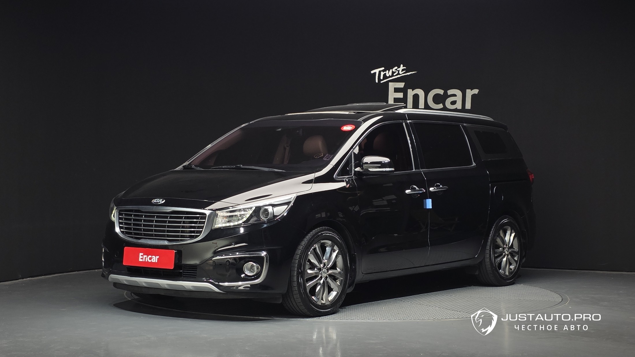 Автомобиль Kia Canival