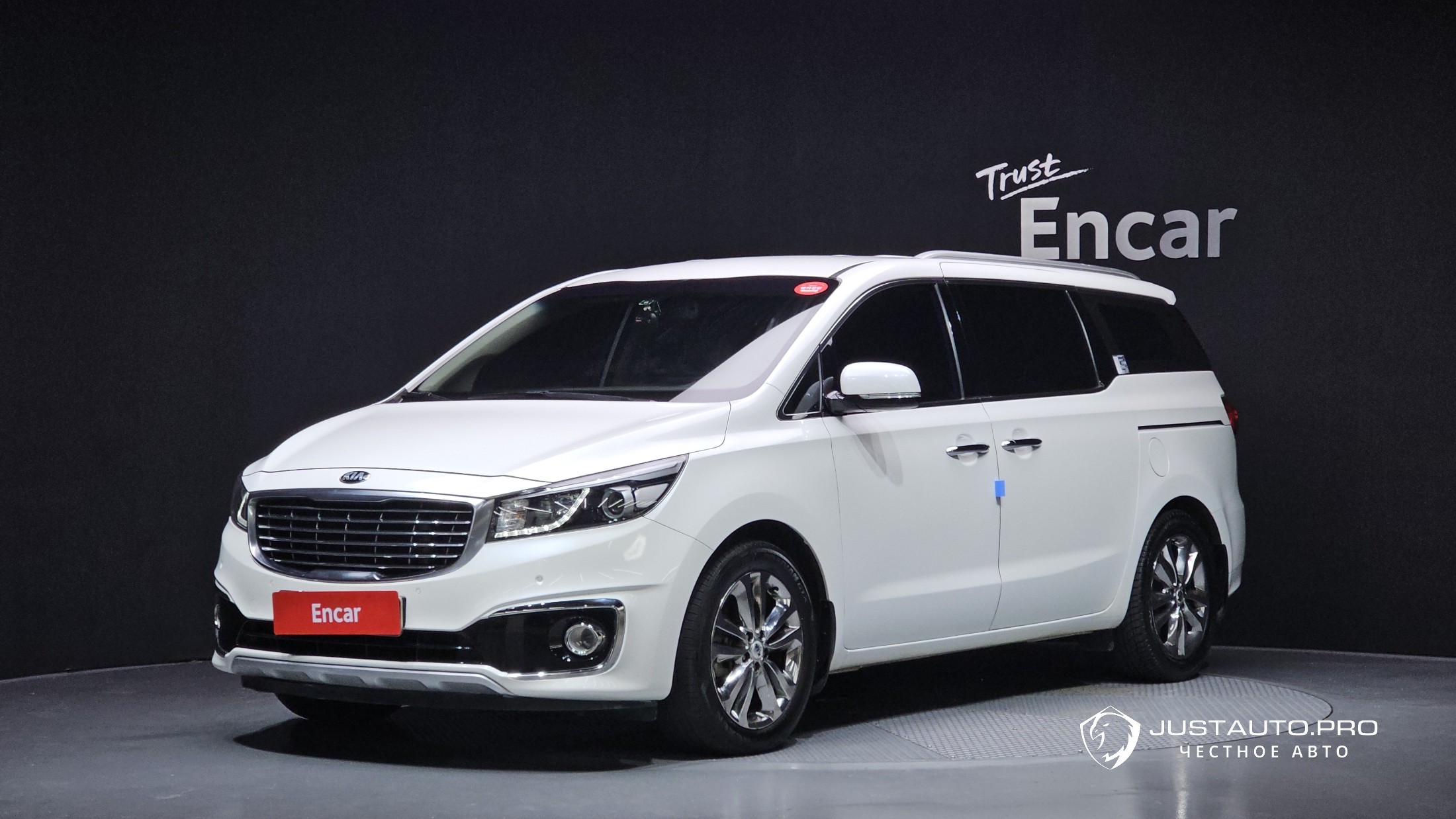 Автомобиль Kia Canival