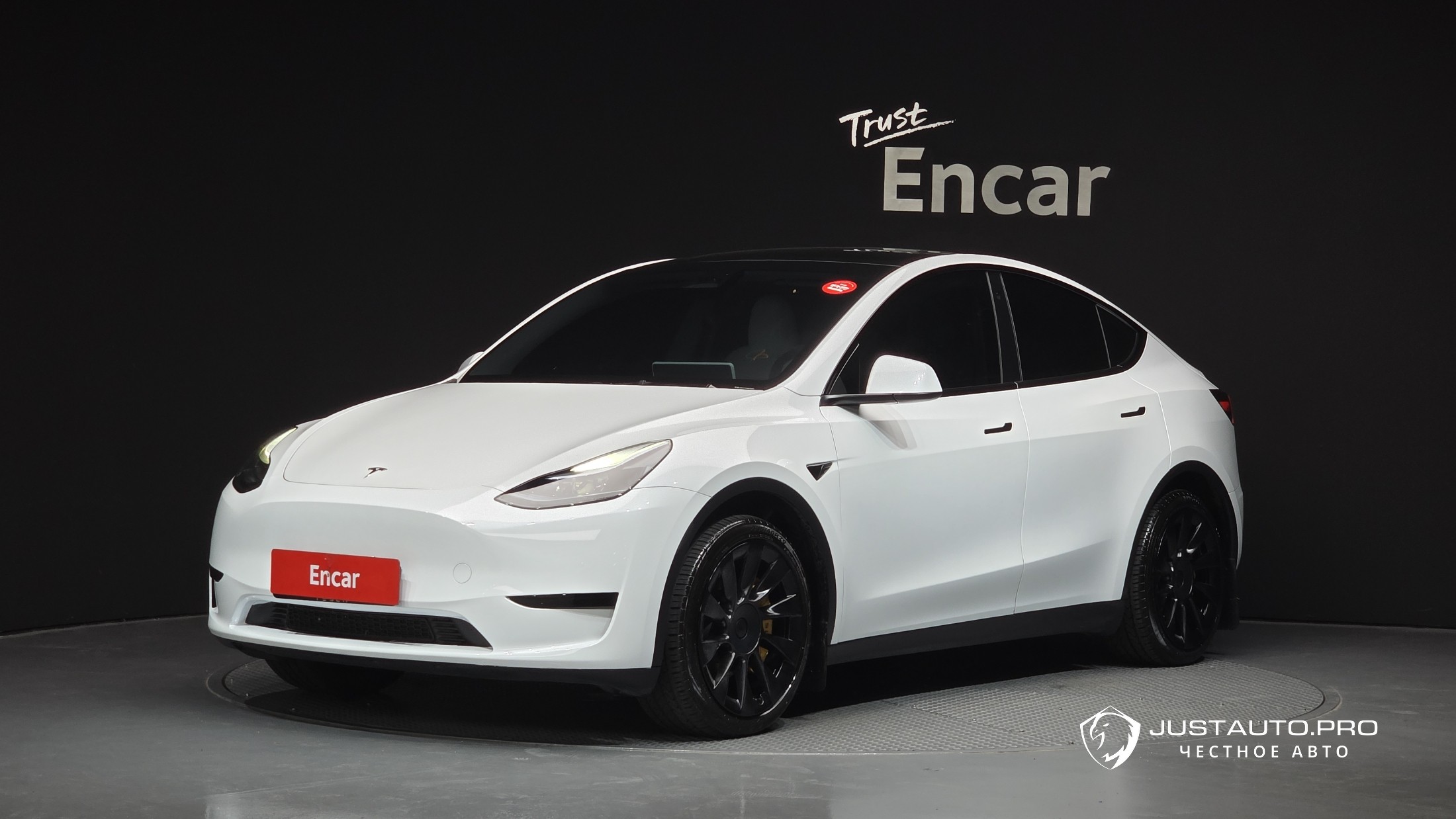 Автомобиль Tesla Model Y
