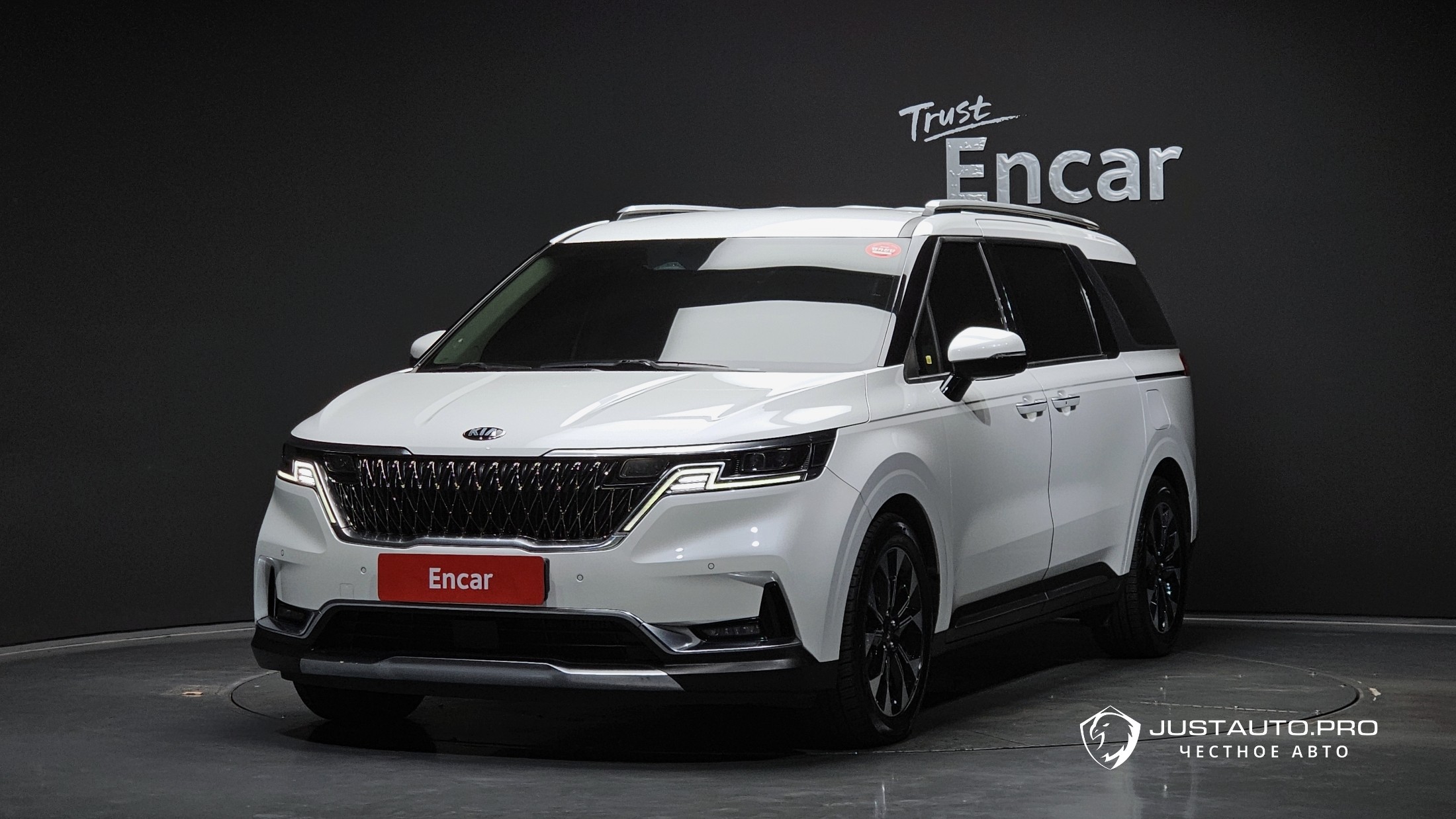 Автомобиль Kia Canival