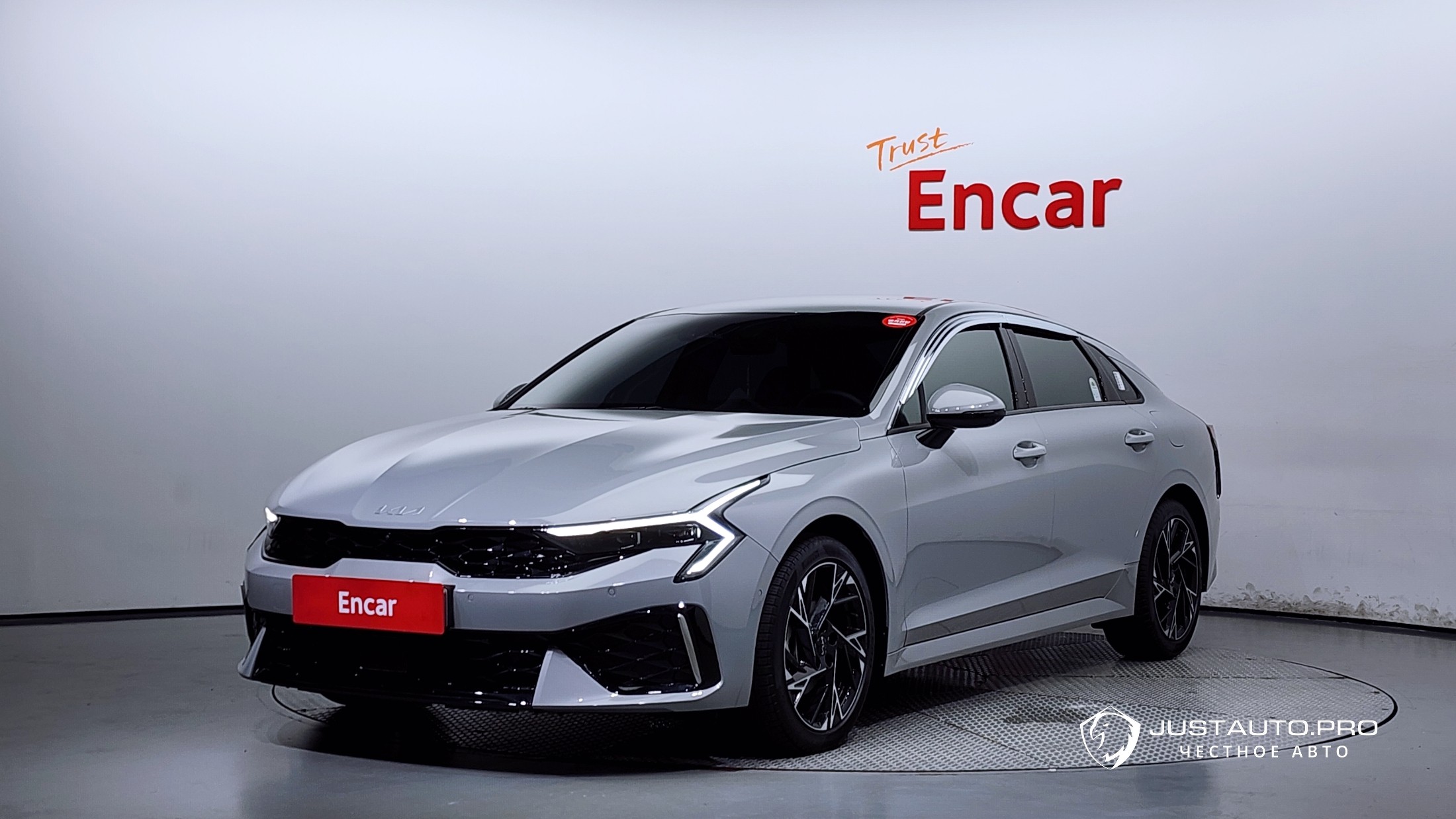 Автомобиль Kia K5