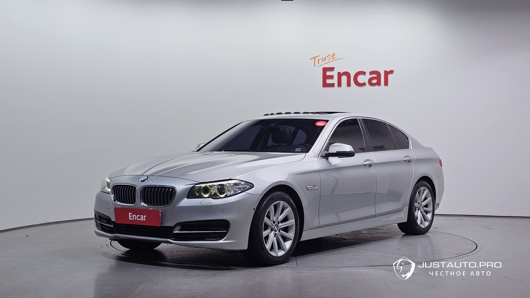 Автомобиль BMW 5-Series