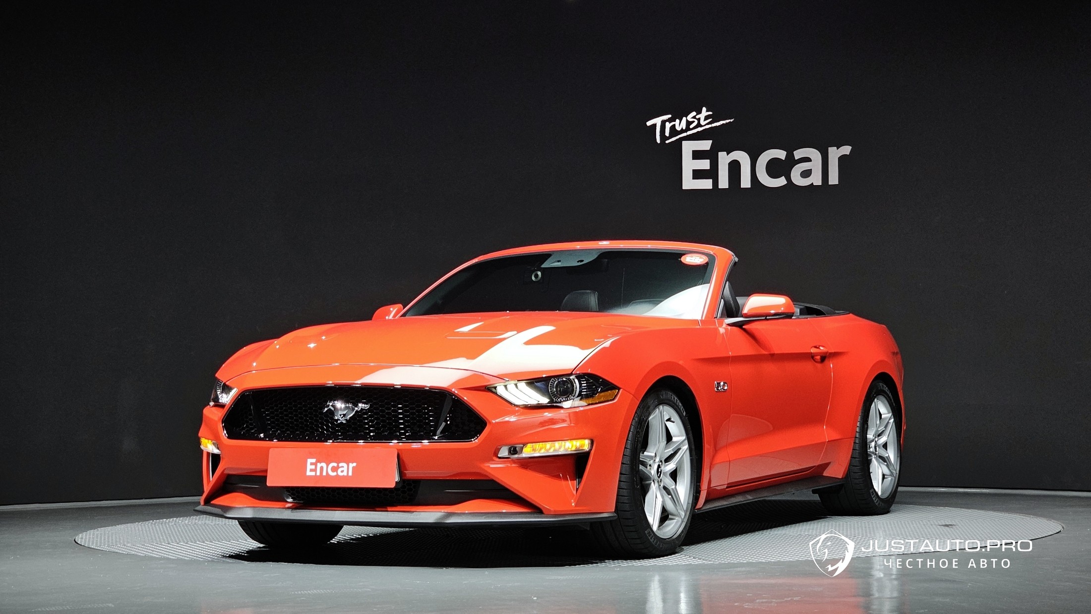 Автомобиль Ford Mustang