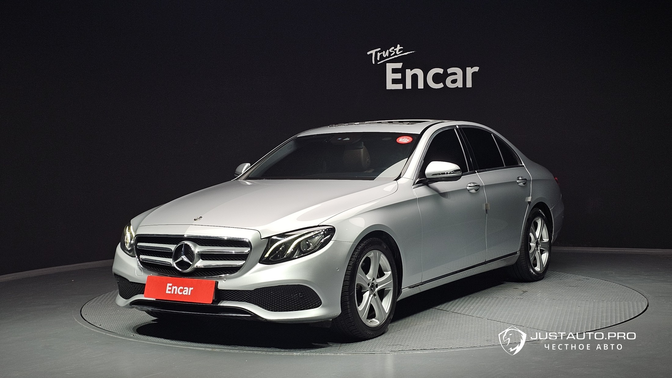 Автомобиль Mercedes-Benz E-Class