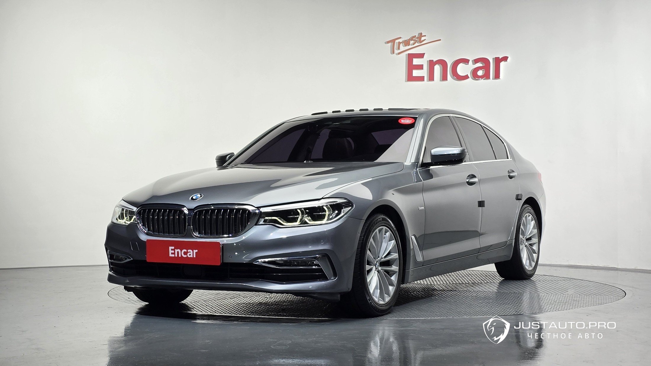 Автомобиль BMW 5-Series