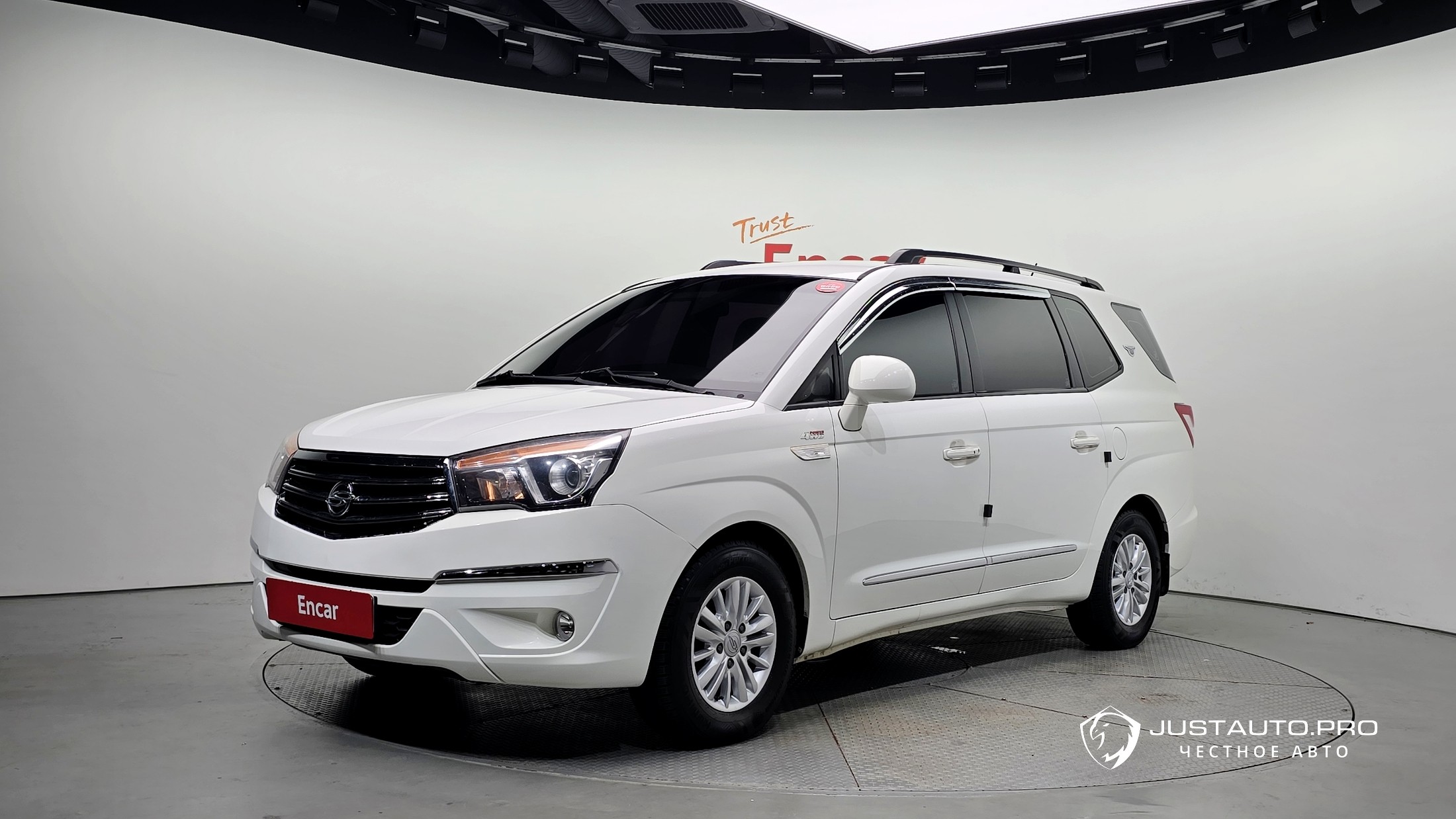 Автомобиль KG_Mobility_Ssangyong KORANDO