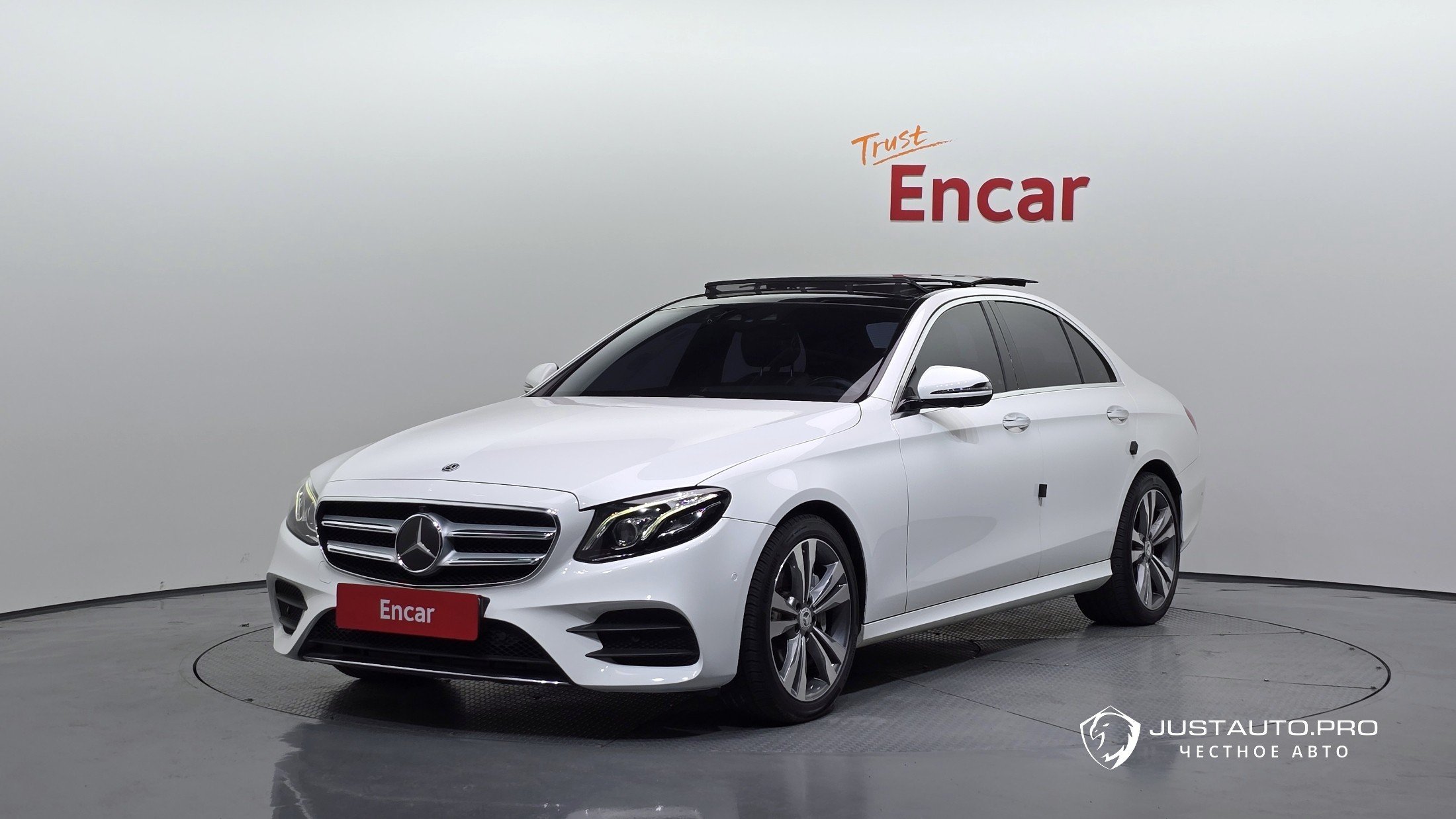 Автомобиль Mercedes-Benz E-Class