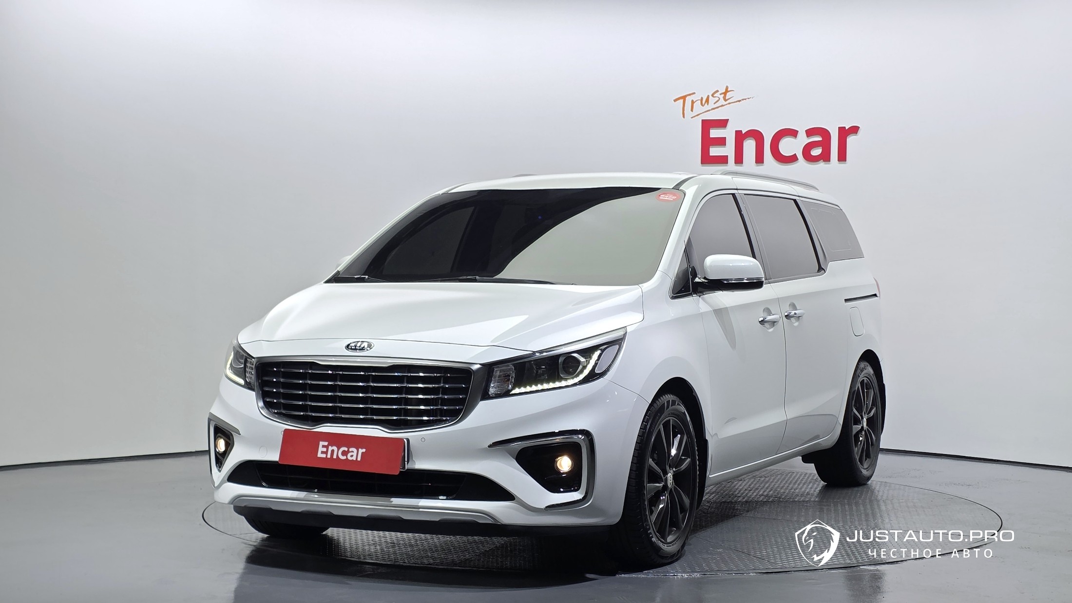 Автомобиль Kia Canival