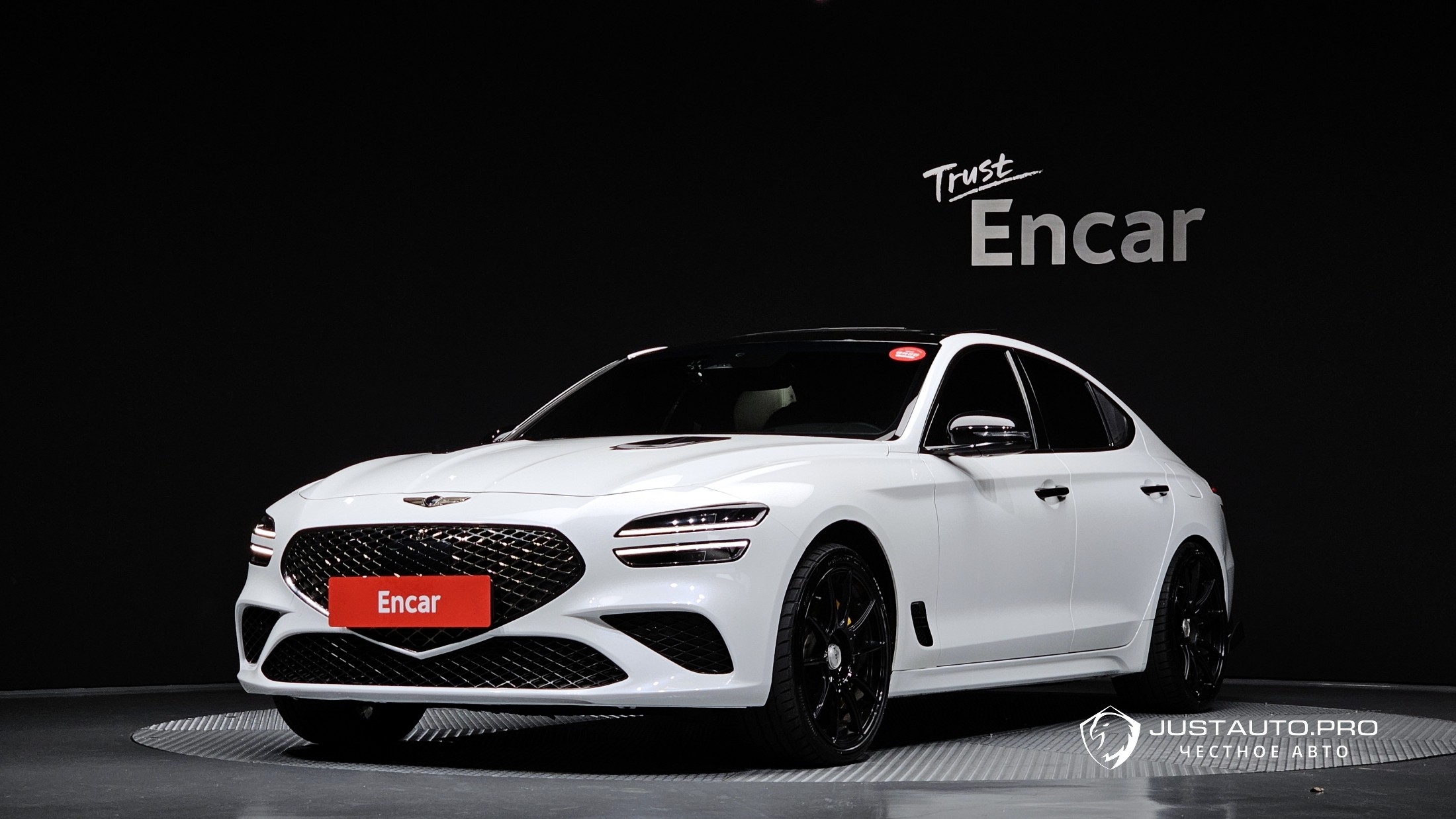 Автомобиль Genesis G70